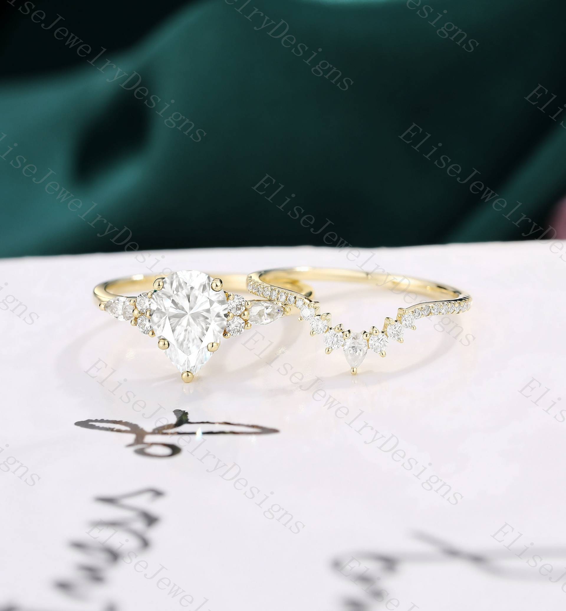 Moissanite Verlobungsring Set Vintage Pear Cut Ring Einzigartige Gelb Gold Braut Antiker Jahrestag Cluster Sieben Stein von EliseJewelryDesigns