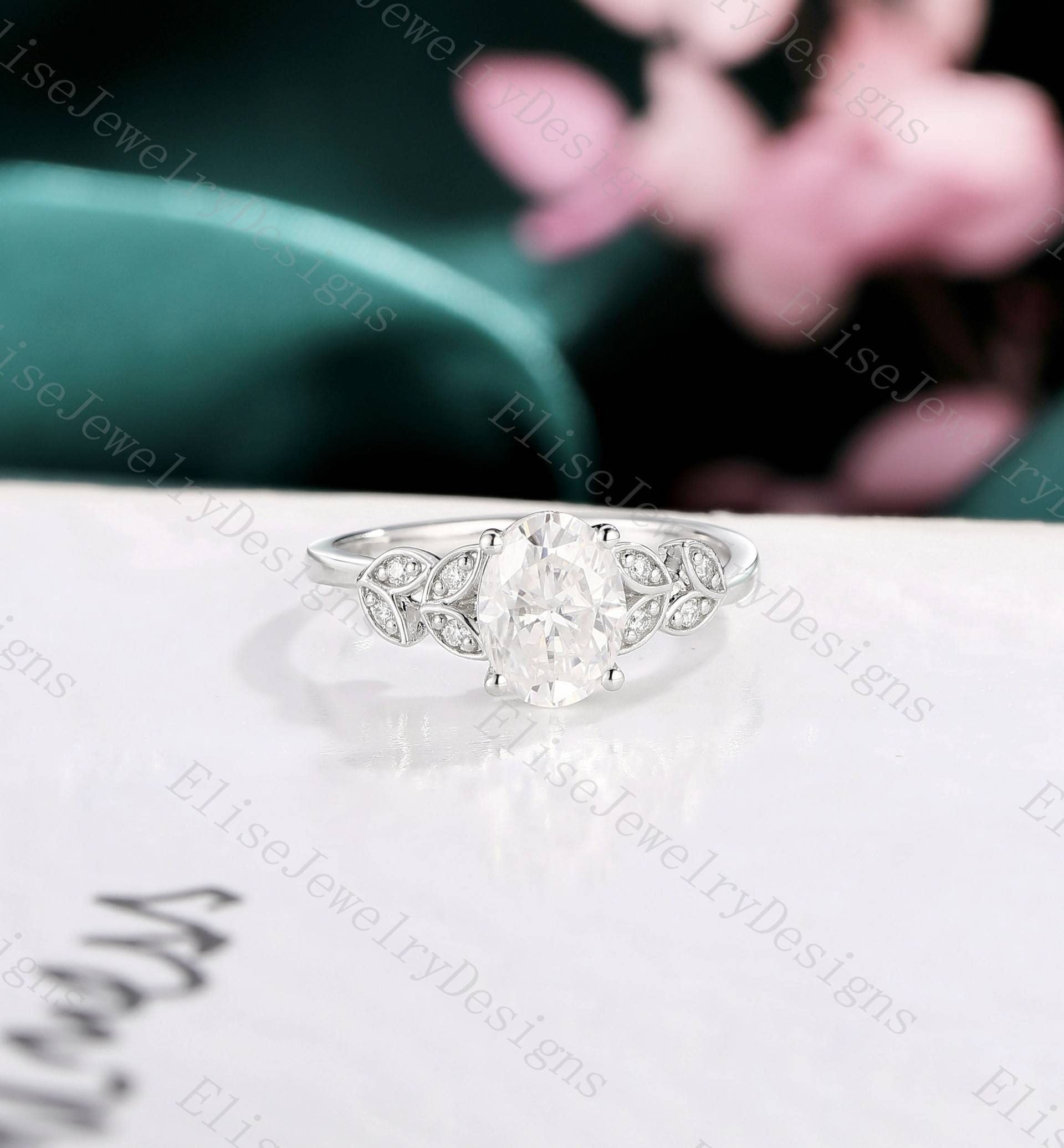 Oval Moissanite Verlobungsring | Vintage Ring Blatt Weißgold Cluster Diamant Weinstock Zarter Versprechen von EliseJewelryDesigns