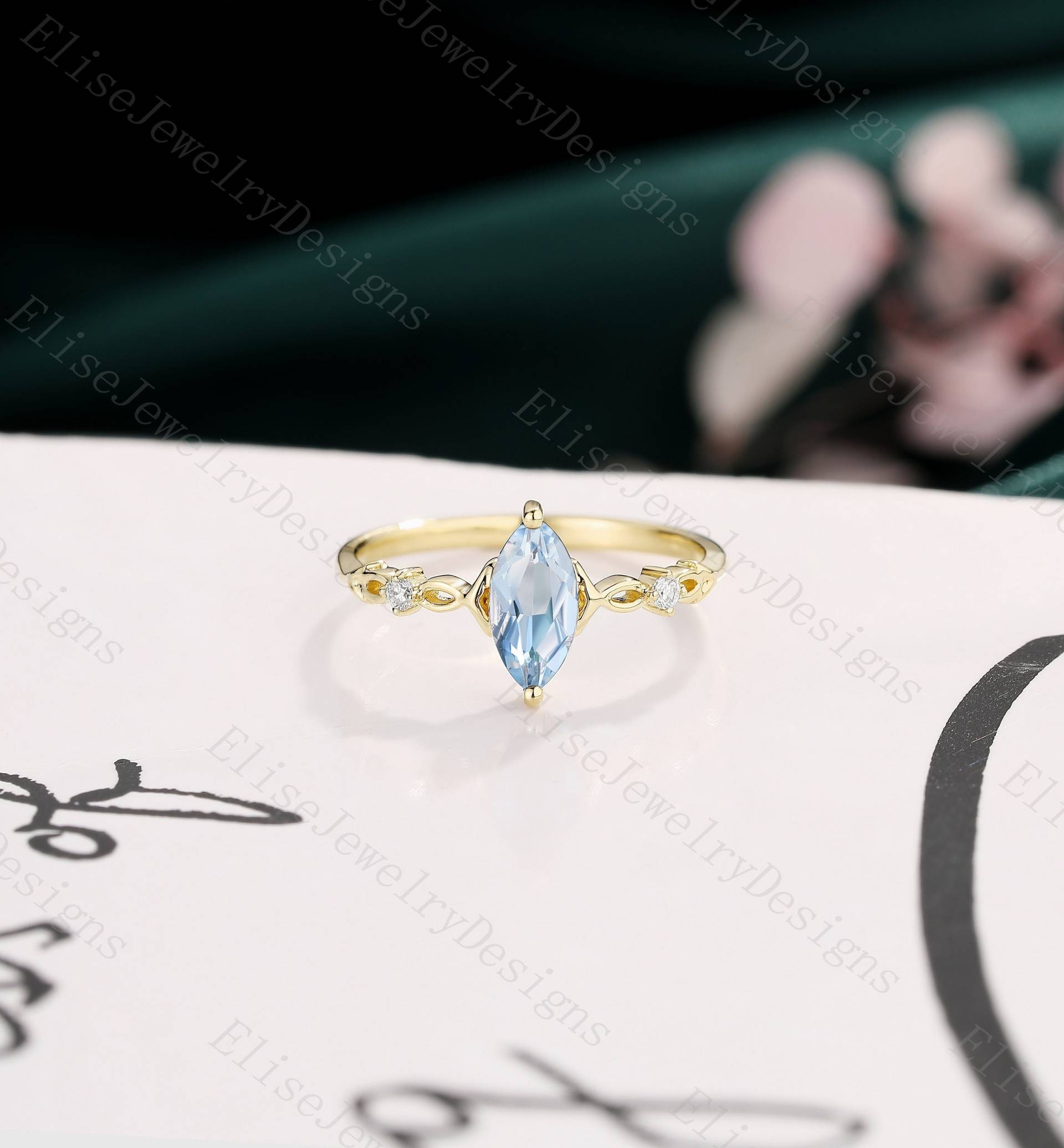 Vintage Aquamarin Verlobungsring Marquise Schliff Gelbgold Ring Eleganter Jahrestag Hochzeit Brautring von EliseJewelryDesigns