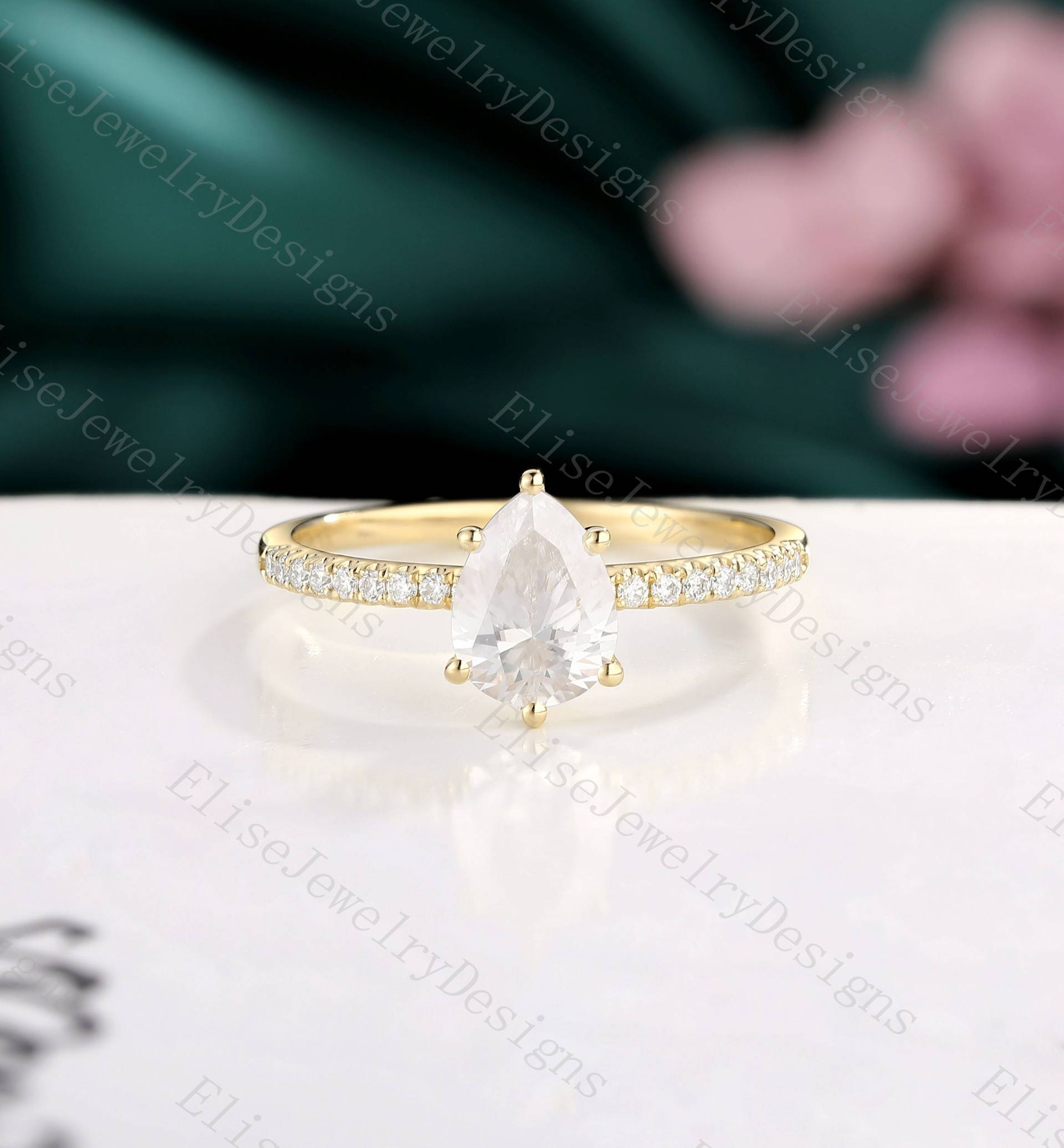 Vintage Moissanite Verlobungsring | Birne Ring Pave Gelbgold Halb Eternity Diamant Zarter Versprechen von EliseJewelryDesigns