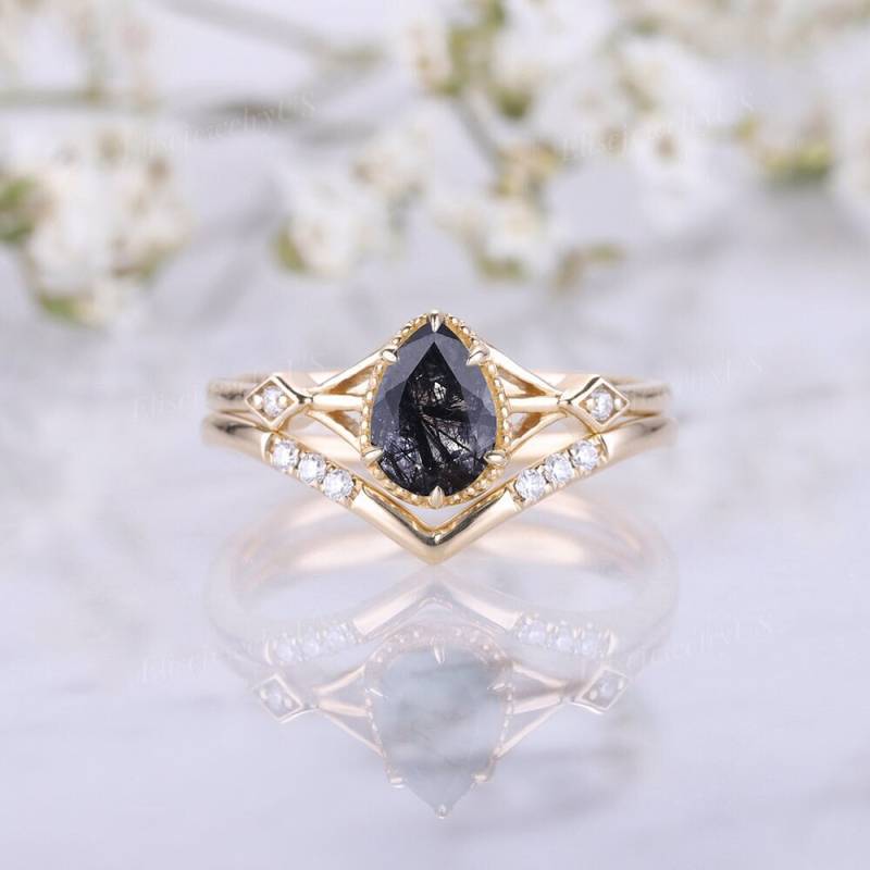 Birne Schwarz Rutilquarz Verlobungsring Set Vintage Kristall Ringe Gold Ring Braut Salz Und Pfeffer Diamant von EliseJewelryUS