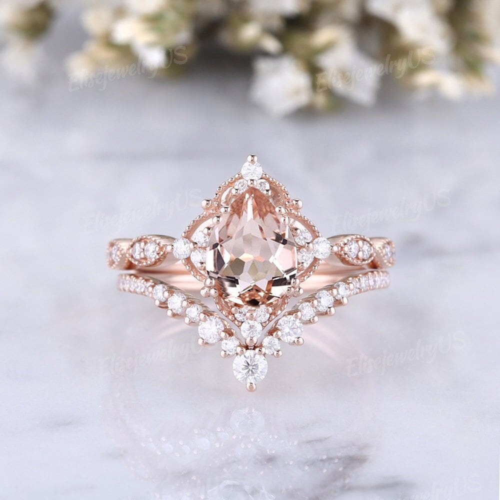 Einzigartige Pear Cut Morganit Verlobungsring Set Vintage Rose Gold Trauringe Moissanite Passende Stapeln Ehering Jahrestag Geschenk von EliseJewelryUS