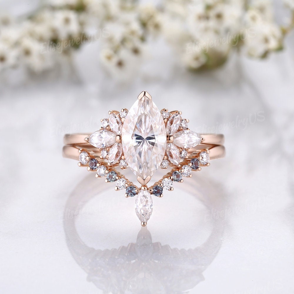 Marquise Form Moissanit Verlobungsringe Set Rosegold Brautringe Vintage Trauringe Diamant Cluster Ringe Alexandrit Eheringe von EliseJewelryUS