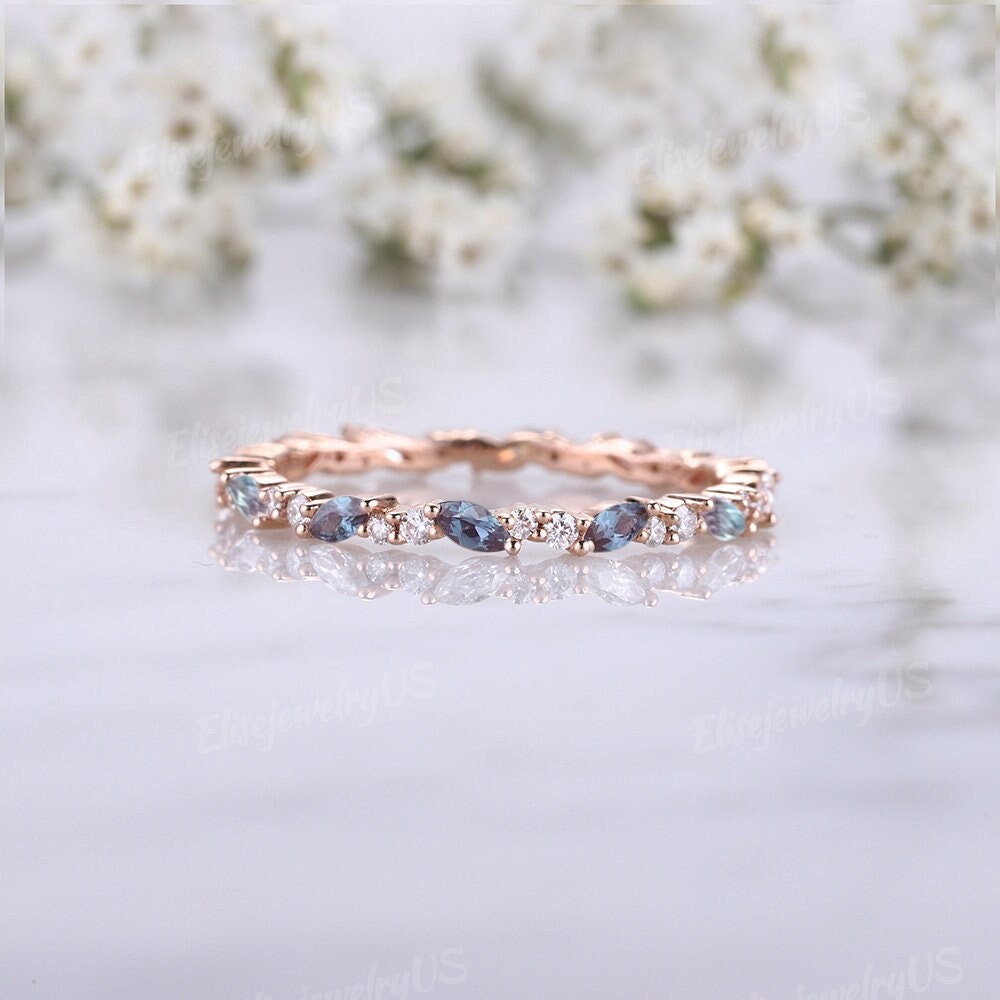 Rosegold Ehering Frauen Marquise Schliff Alexandrit Vintage Diamant Stapelring Unikat Full Eternity Hochzeit Brautring von EliseJewelryUS