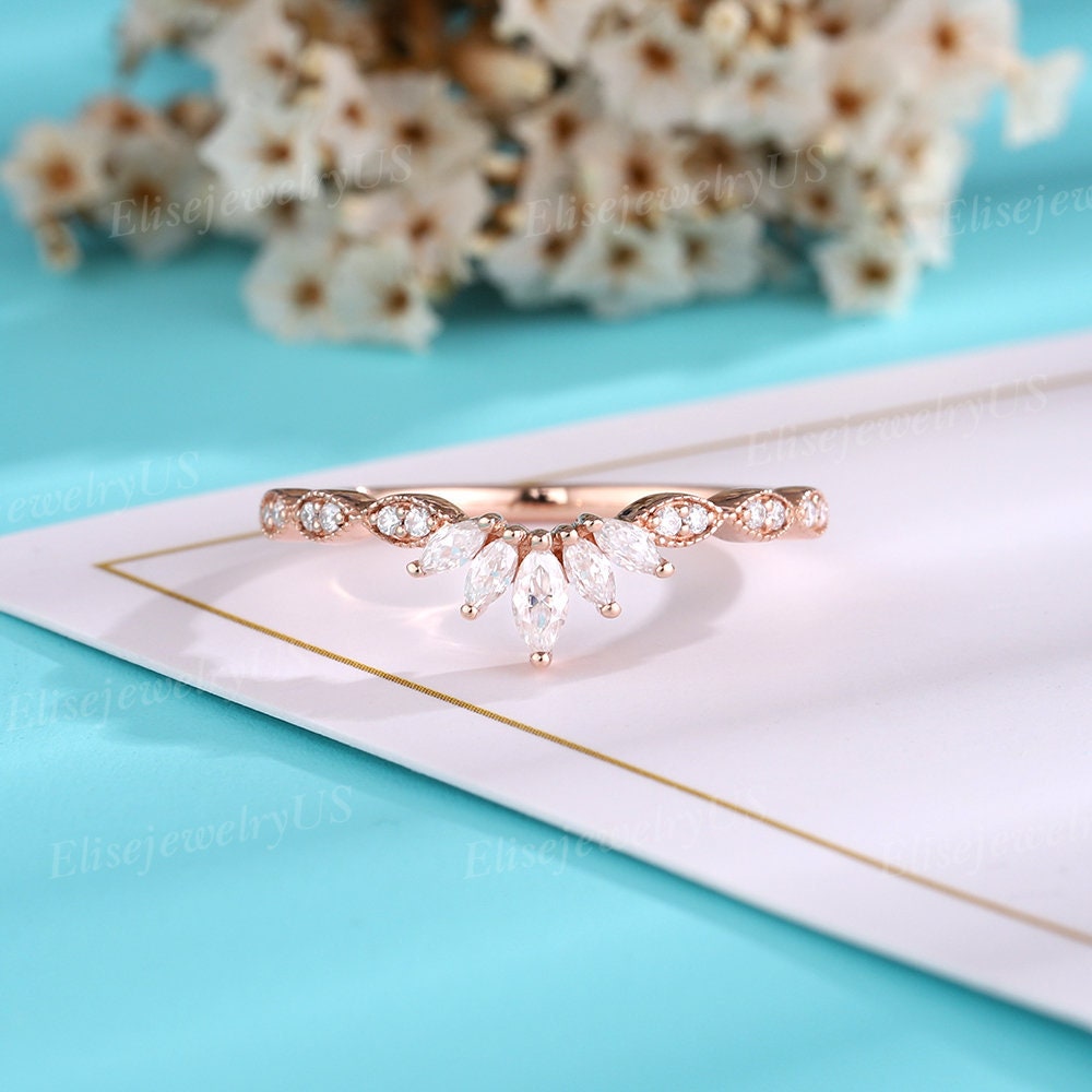 Vintage Diamant Ehering Rosegold Marquise-Schliff Moissanit Passender Band Stapelring Geschwungener Einzigartiger Jubiläumsring von EliseJewelryUS