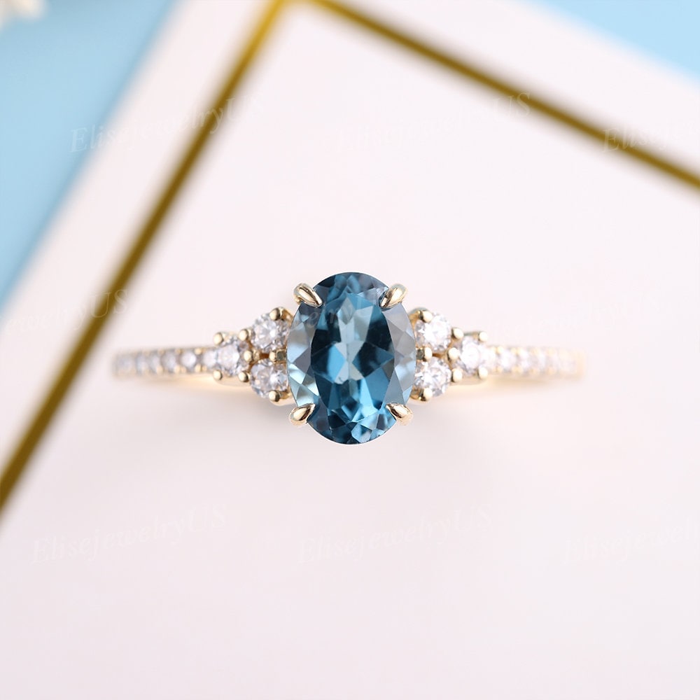 Zierliche Oval Geschnitten London Blau Topas Verlobungsring Moissanit Cluster Ehering Gelbgold Halbe Ewigkeit Versprechen Ring Einzigartigem Zierliche Oval Geschnitten London Blau Topas Verlobungsring Moissanit Cluster Ehering Gelbgold Halbe Ewigkeit Versprechen Ring Einzigartigem von EliseJewelryUS