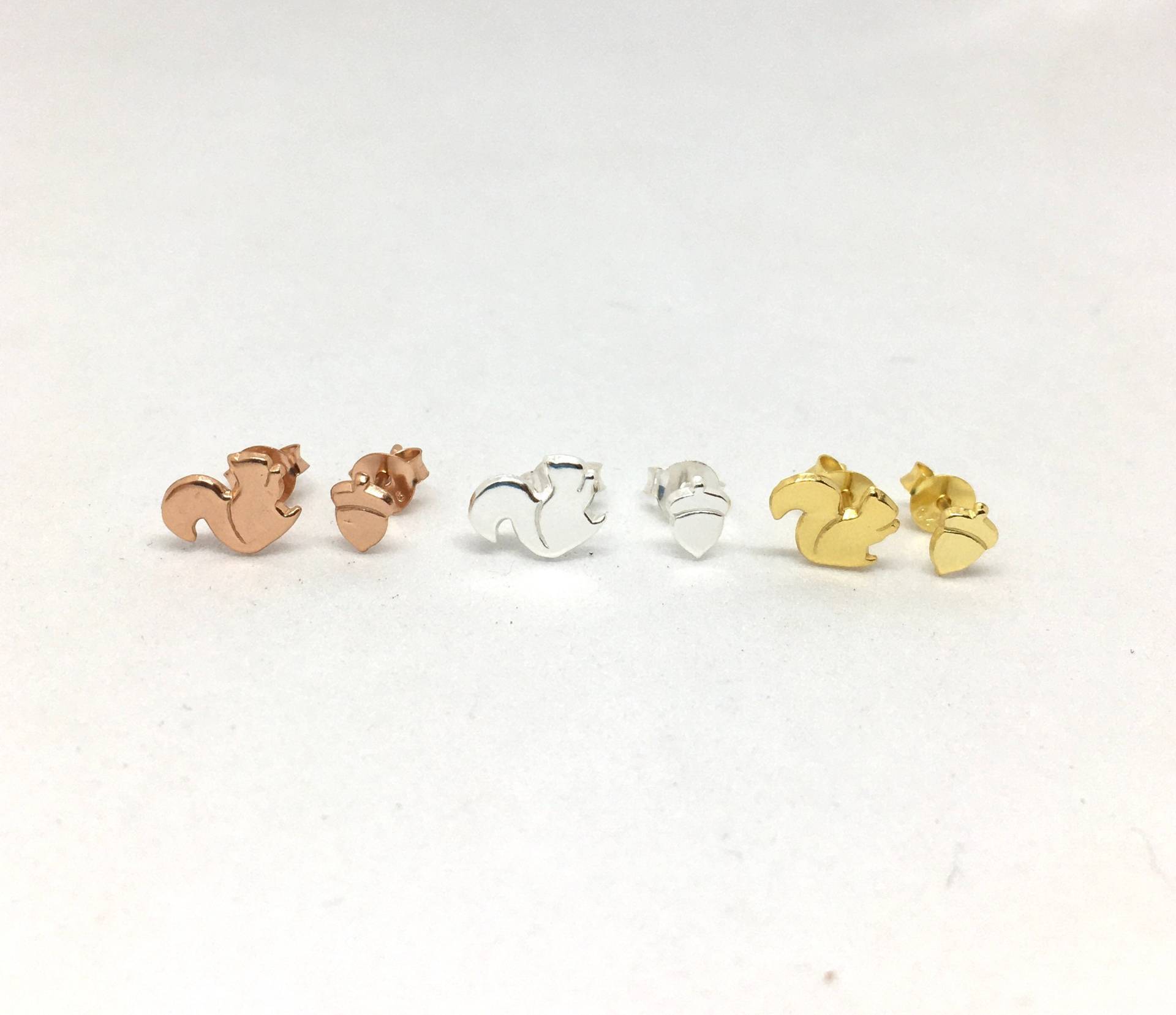 Ein Paar Süße Eichhörnchen Und Eichel Nuss Ohrstecker Ein Paar Süße Eichhörnchen Und Eichel Nuss Ohrstecker von Elisilverdesigns