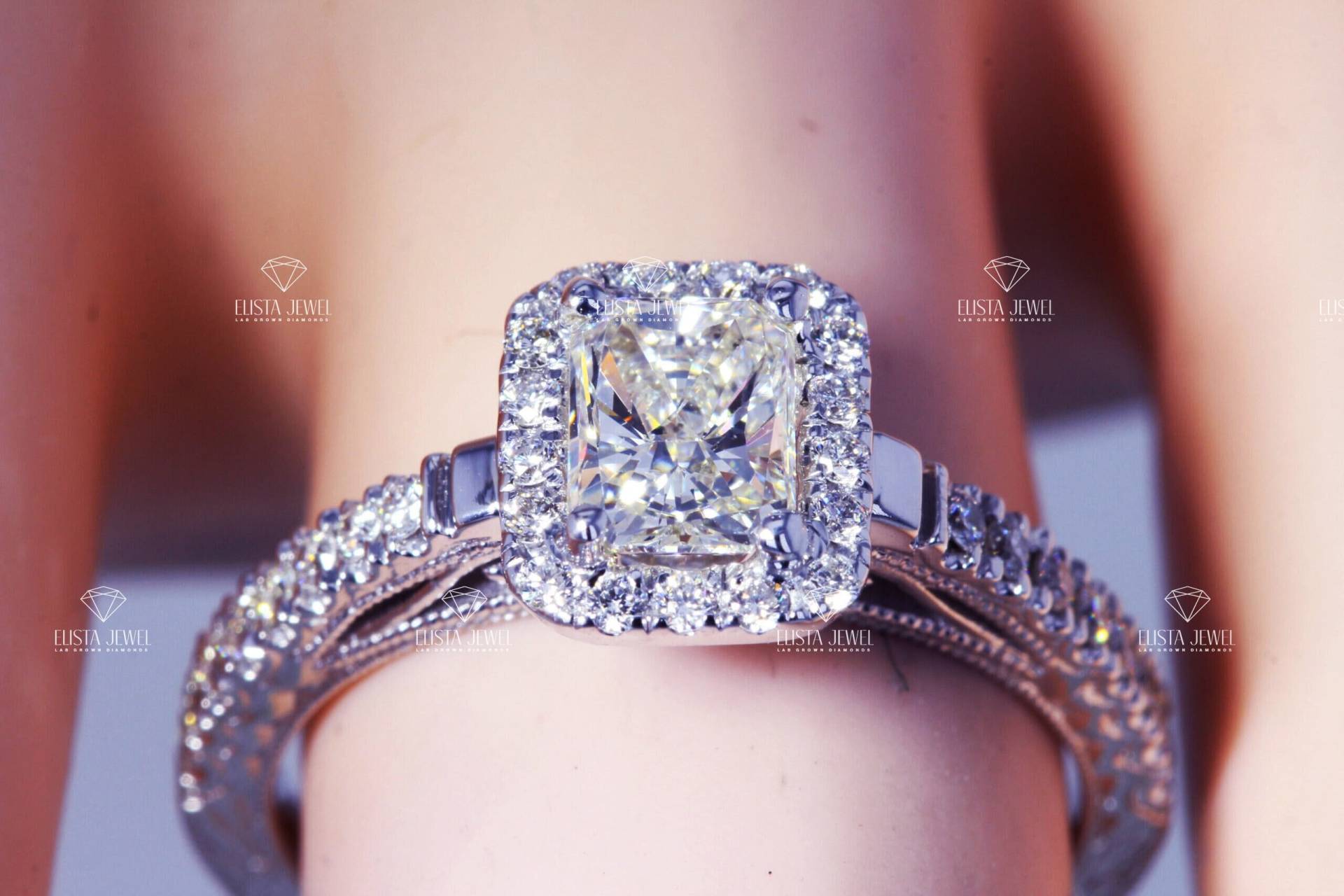 strahlender Schliff Diamant-Verlobungsring, 14K Gelbgold Solitär Mit Akzentring, Runder Halo-Ring, Jubiläumsgeschenk Für Sie strahlender Schliff Diamant-Verlobungsring, 14K Gelbgold Solitär Mit Akzentring, Runder Halo-Ring, Jubiläumsgeschenk Für Sie von ElistaJewel
