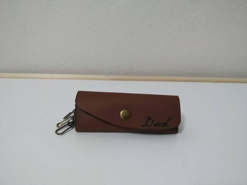 Leather Key Holder Organizer Custom Chain Mini Fob Key Case Engraved Keychain von EliteDecorAccessory