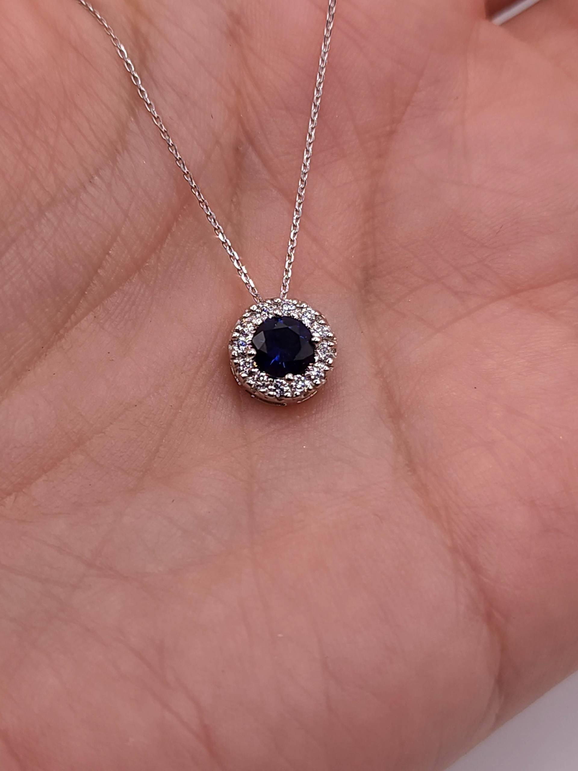 14Kt Gold Blauer Saphir Halskette, Halo September Birthstone Halskette von ElizabethJewelryInc