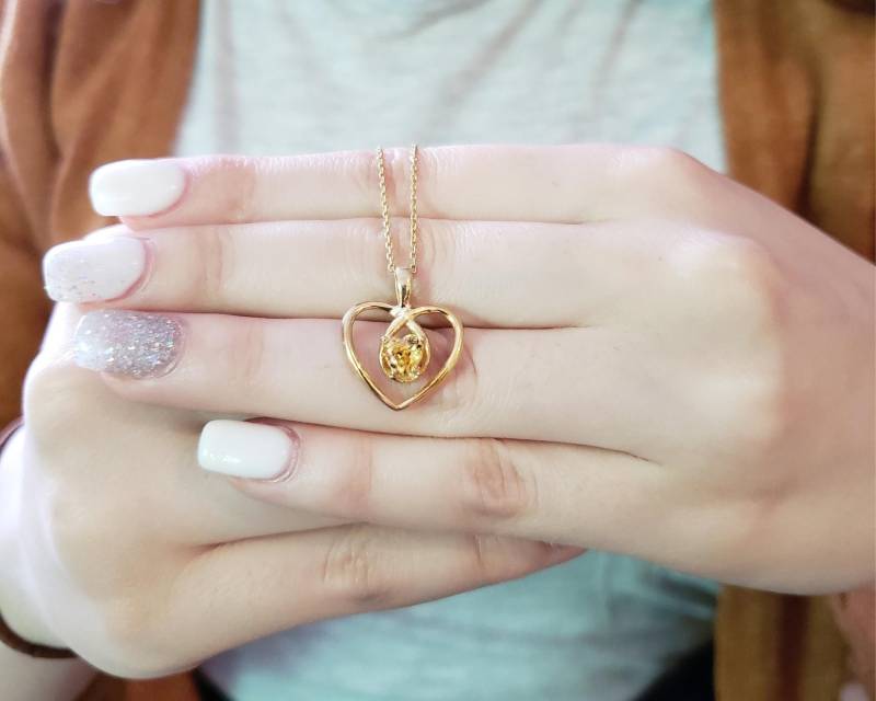 14Kt Gold Citrin Halskette, Gelbe Anhänger, Herz November Birthstone Halskette von ElizabethJewelryInc