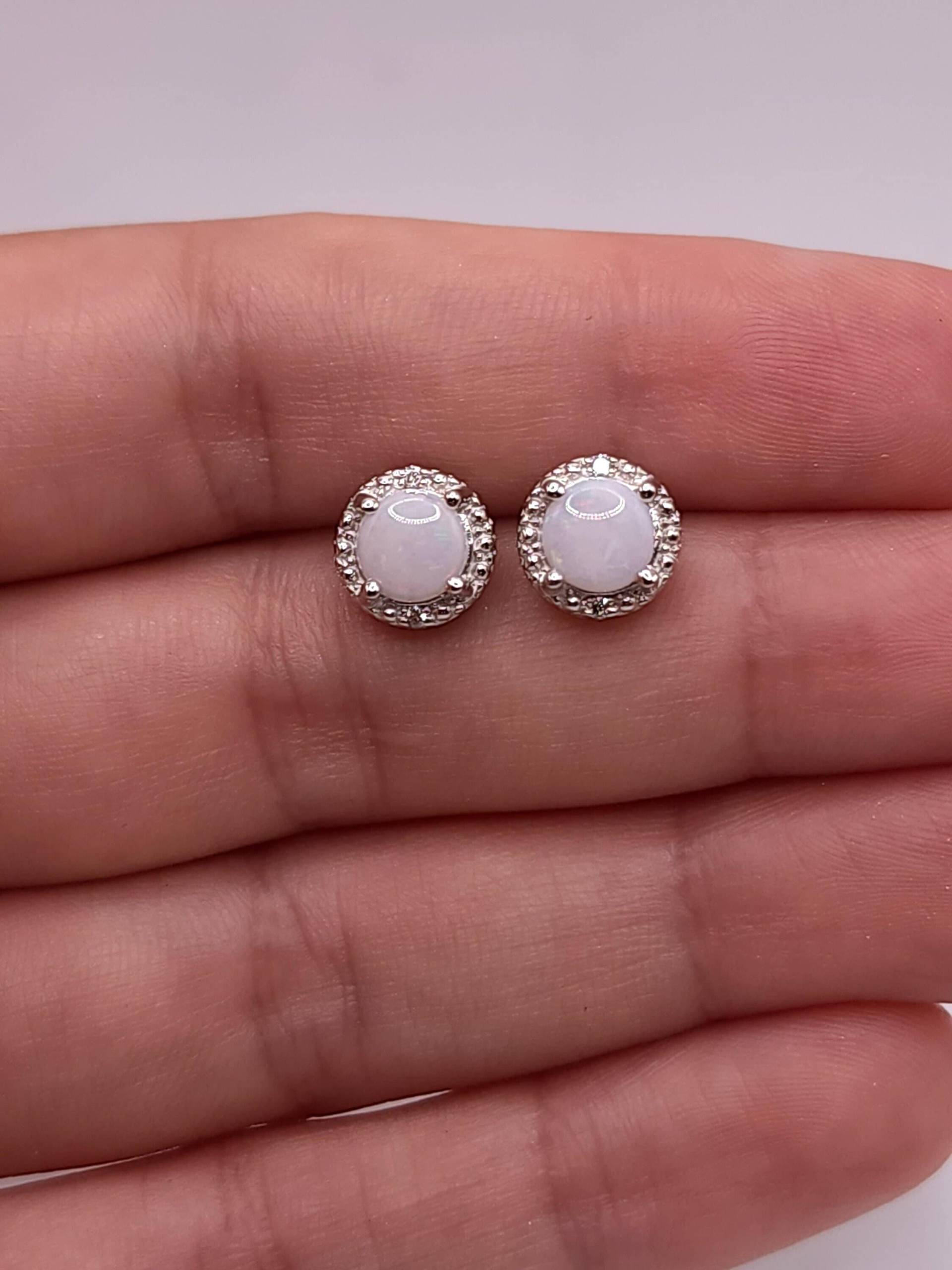 14Kt Gold Natürliche Opal Ohrringe, Diamant Ohrstecker, Oktober Geburtsstein Ohrringe von ElizabethJewelryInc