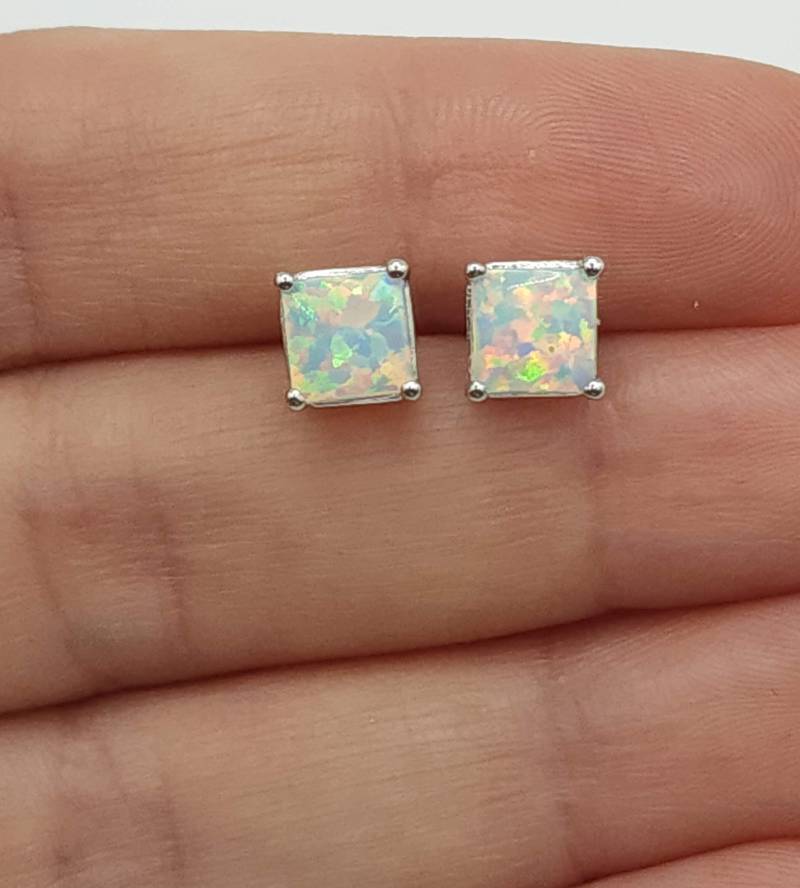 14Kt Gold Opal Ohrringe, Ohrstecker, Princess Cut Quadrat Ohrringe Oktober Birthstone von ElizabethJewelryInc