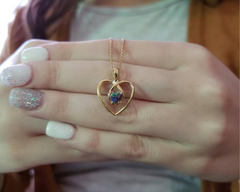 14Kt Gold Schwarz Opal Halskette, Anhänger, Herz Oktober Geburtsstein Halskette von ElizabethJewelryInc