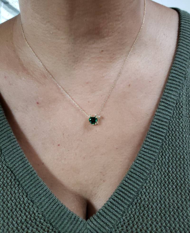 14Kt Gold Smaragd Halskette, Diamant Anhänger, Herz Teufel Mai Birthstone Halskette von ElizabethJewelryInc