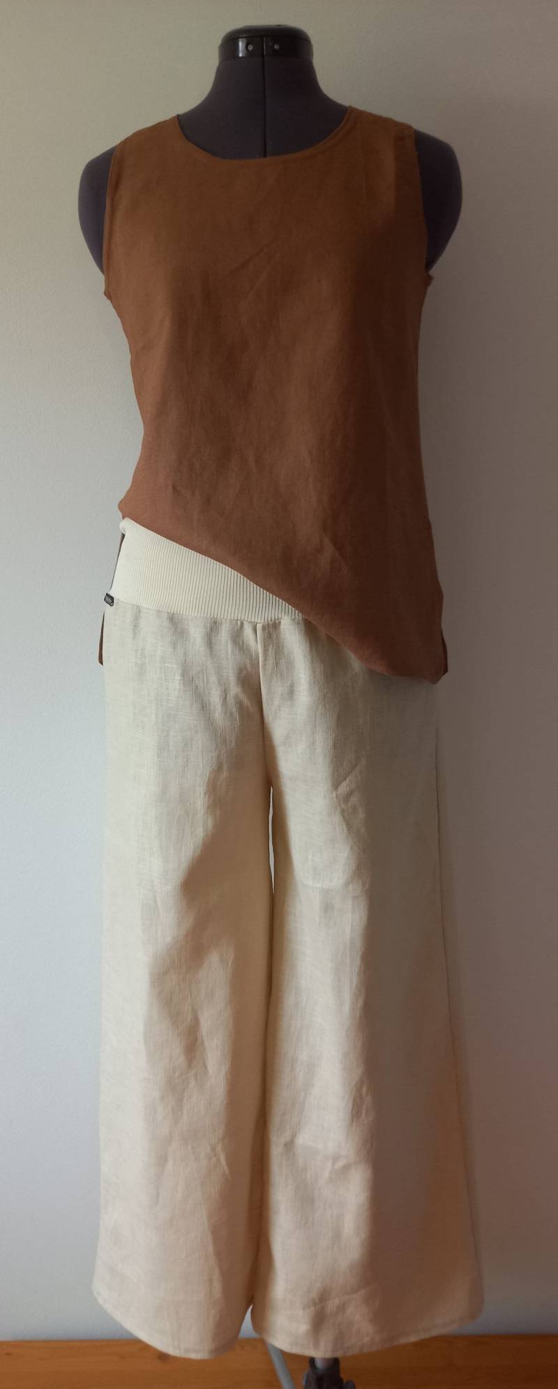Leinenhose Weit Dreiviertel Lang Wadenlang Gr.34/36 von ElkeBettinDesign
