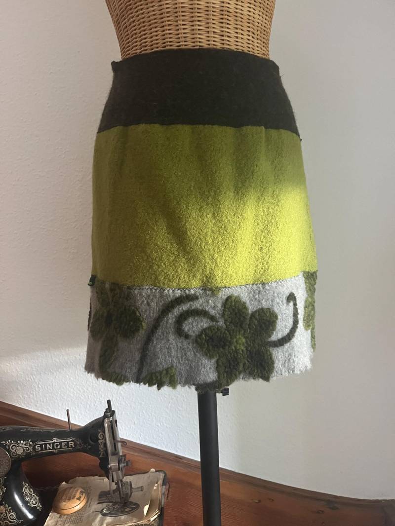 Wollrock-Walklodenrock Blume Kiwi von ElkeBettinDesign