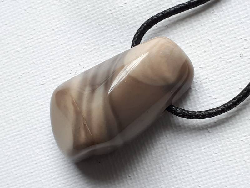 Anhänger Aus Flint-Feuerstein Mit Wachskordel von ElkesEdelsteinstube