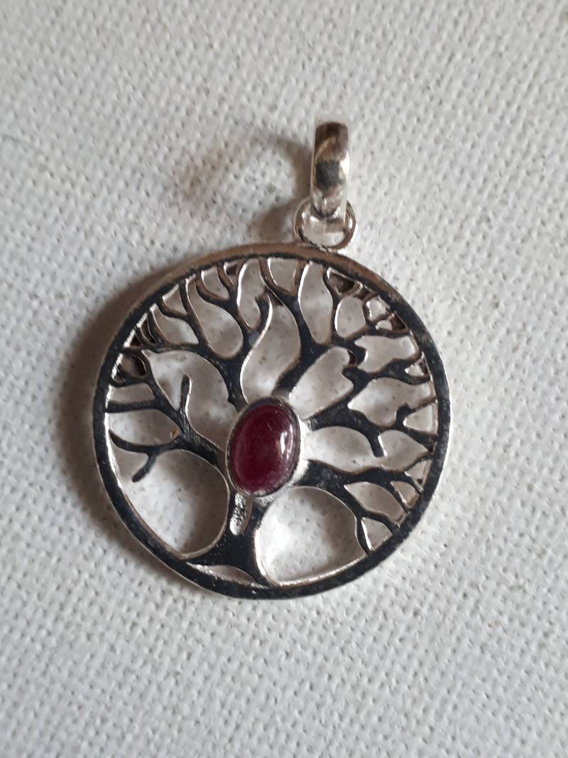 Baum Des Lebens Silber Anhänger Mit Rubin von ElkesEdelsteinstube