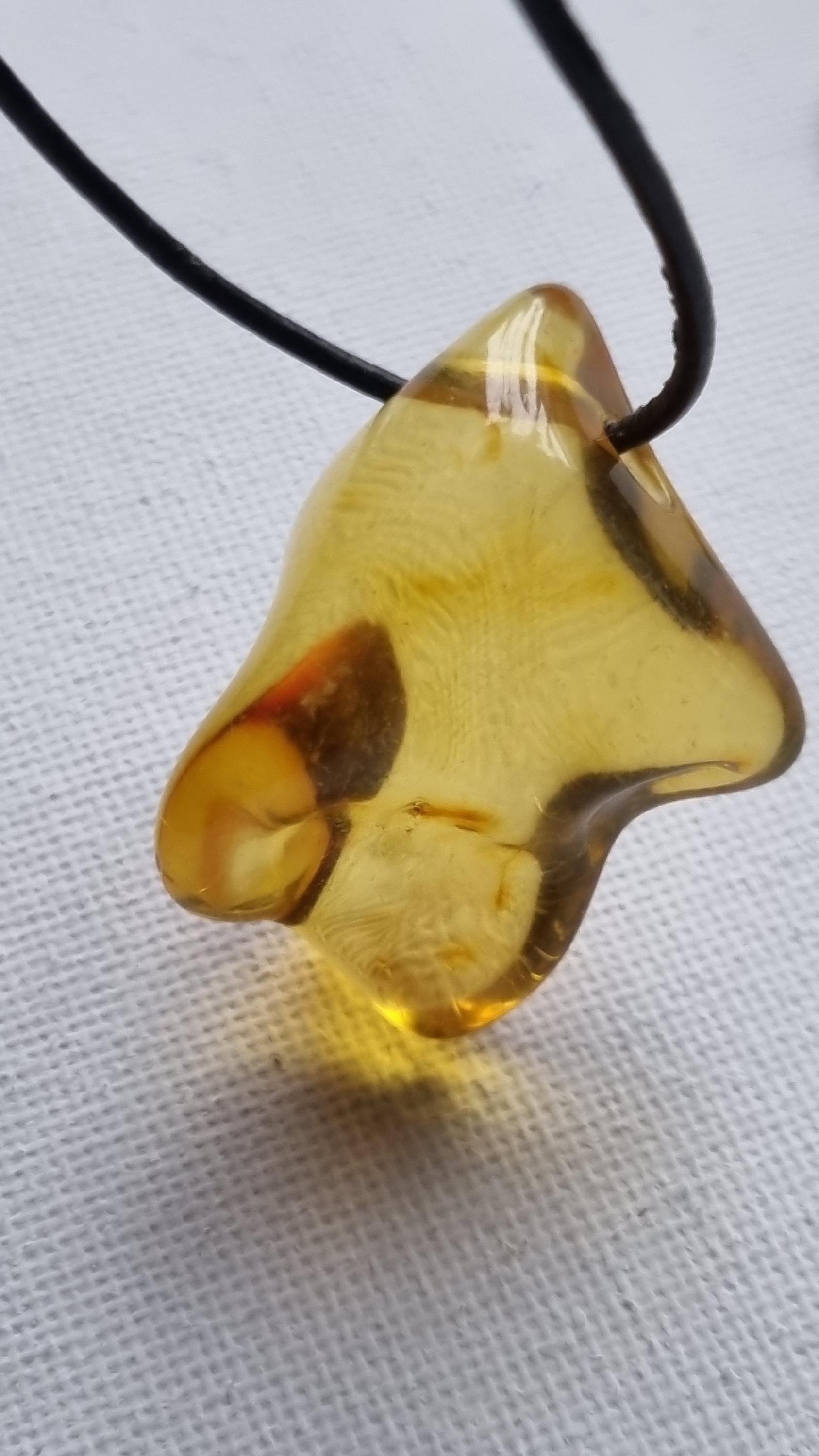 Bernstein Mit Lederband von ElkesEdelsteinstube