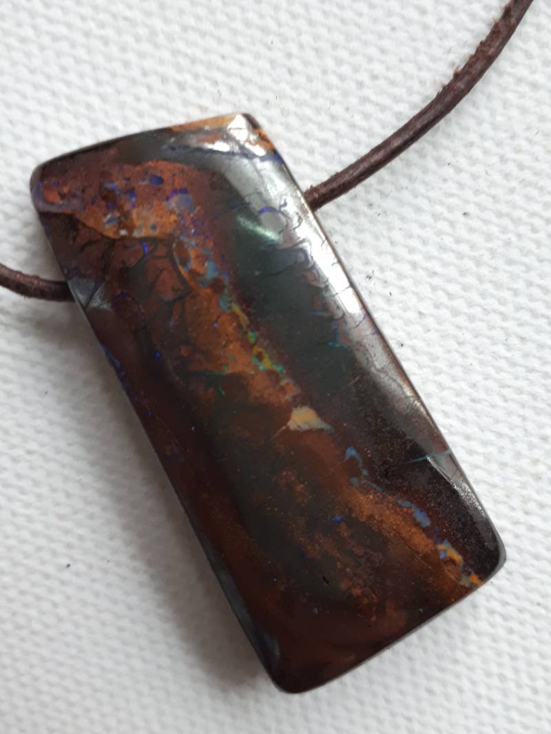 Boulder Opal Mit Lederkette von ElkesEdelsteinstube