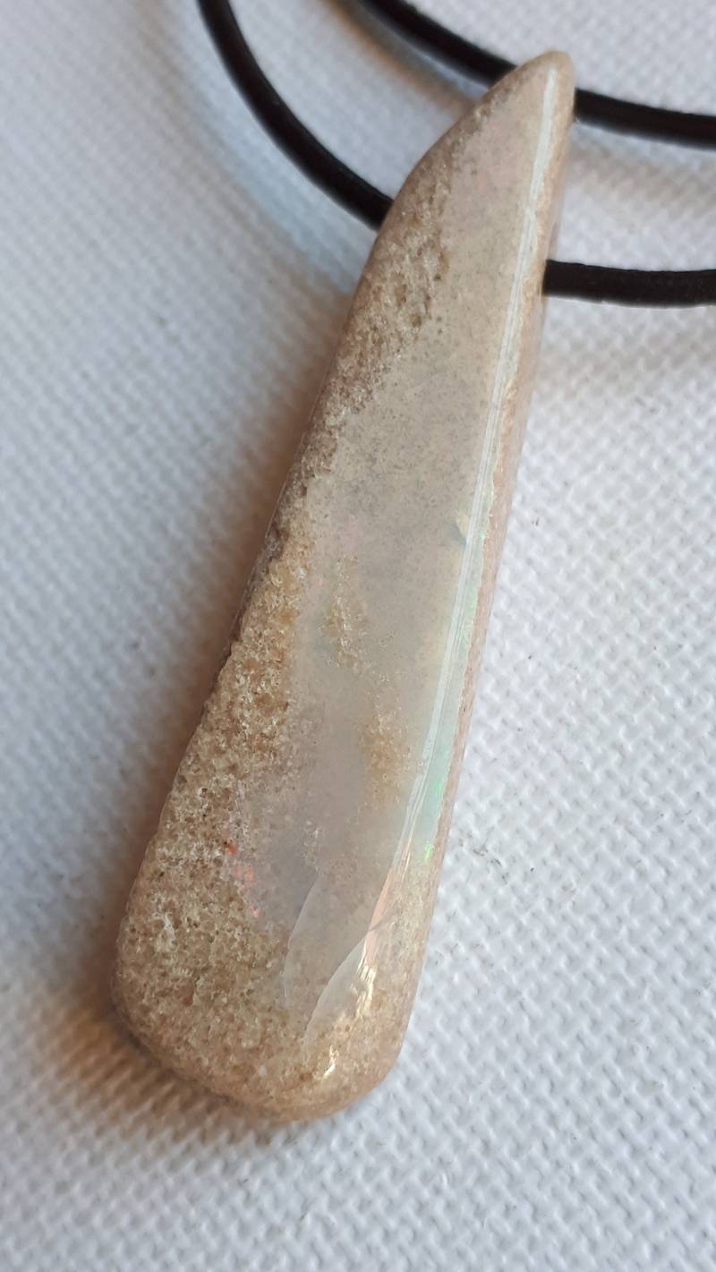 Boulderopal Aus Australien Mit Lederband von ElkesEdelsteinstube