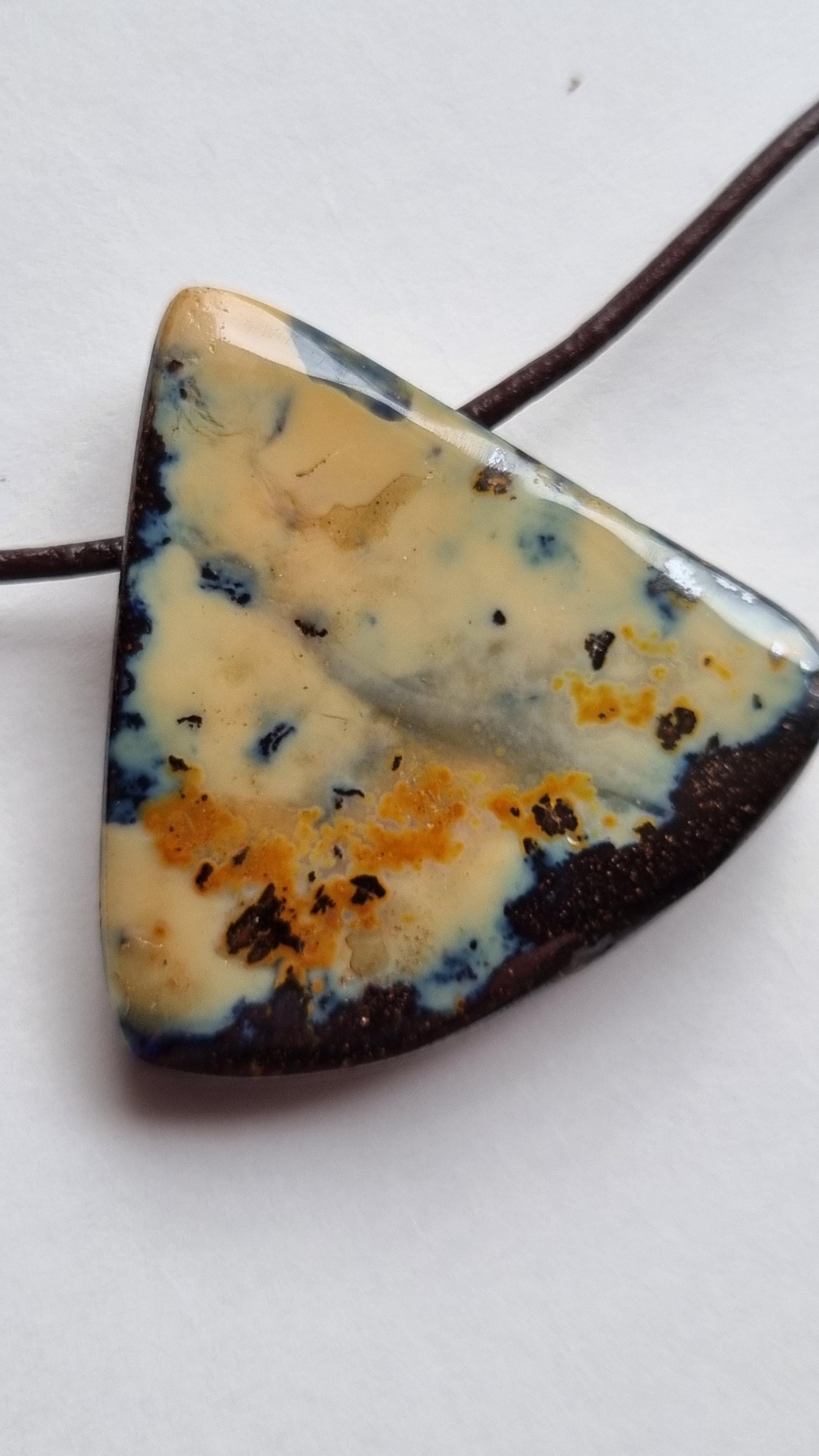 Boulderopal | Australien Mit Lederband, Traumhaft Schön Boulderopal | Australien Mit Lederband, Traumhaft Schön von ElkesEdelsteinstube