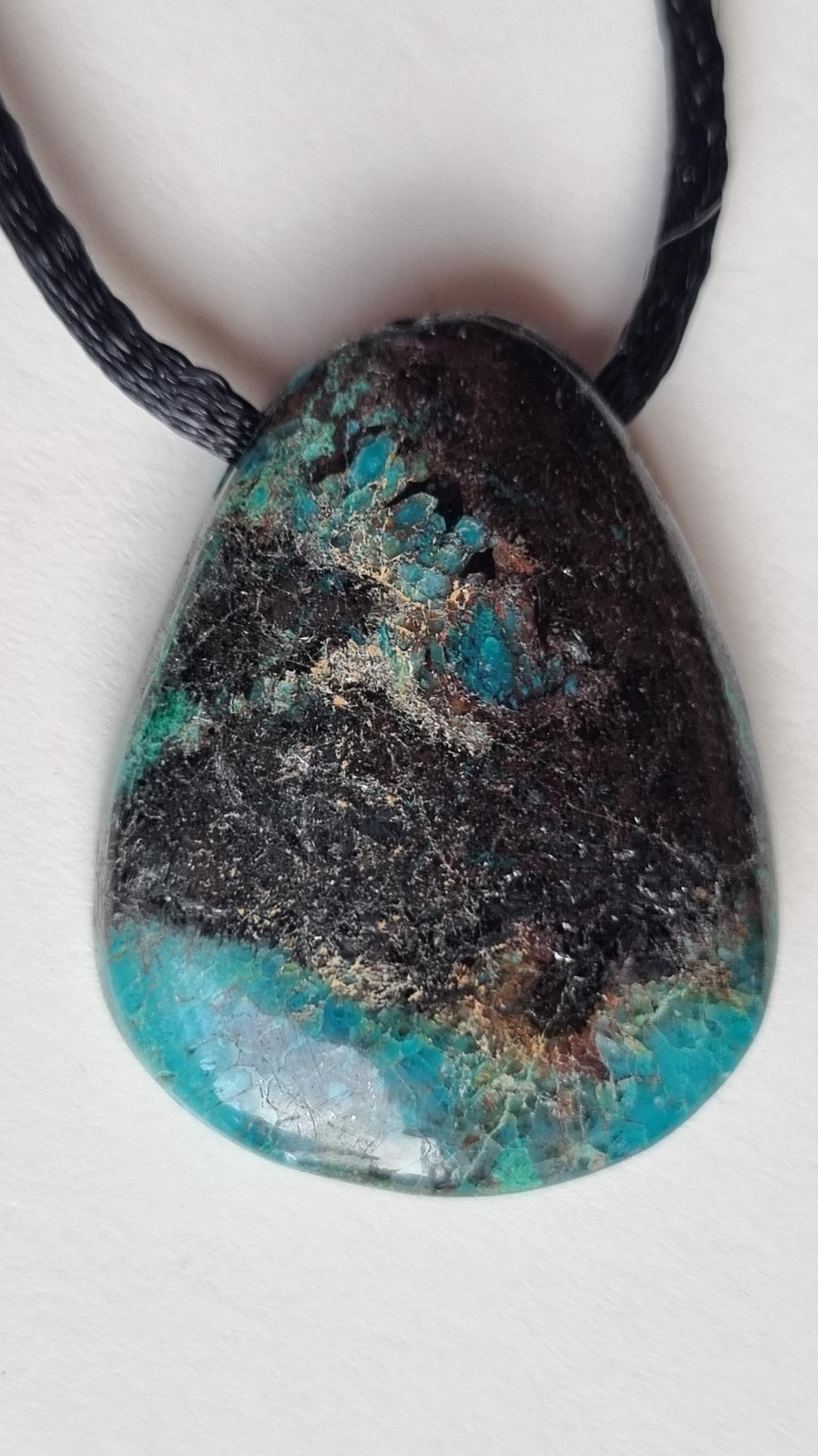 Chrysokoll-Cuprit Mit Seidenkordel von ElkesEdelsteinstube