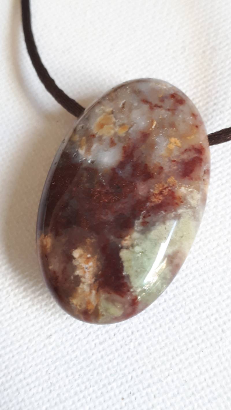 Chrysopras in Matrix Mit Seidenkordel von ElkesEdelsteinstube