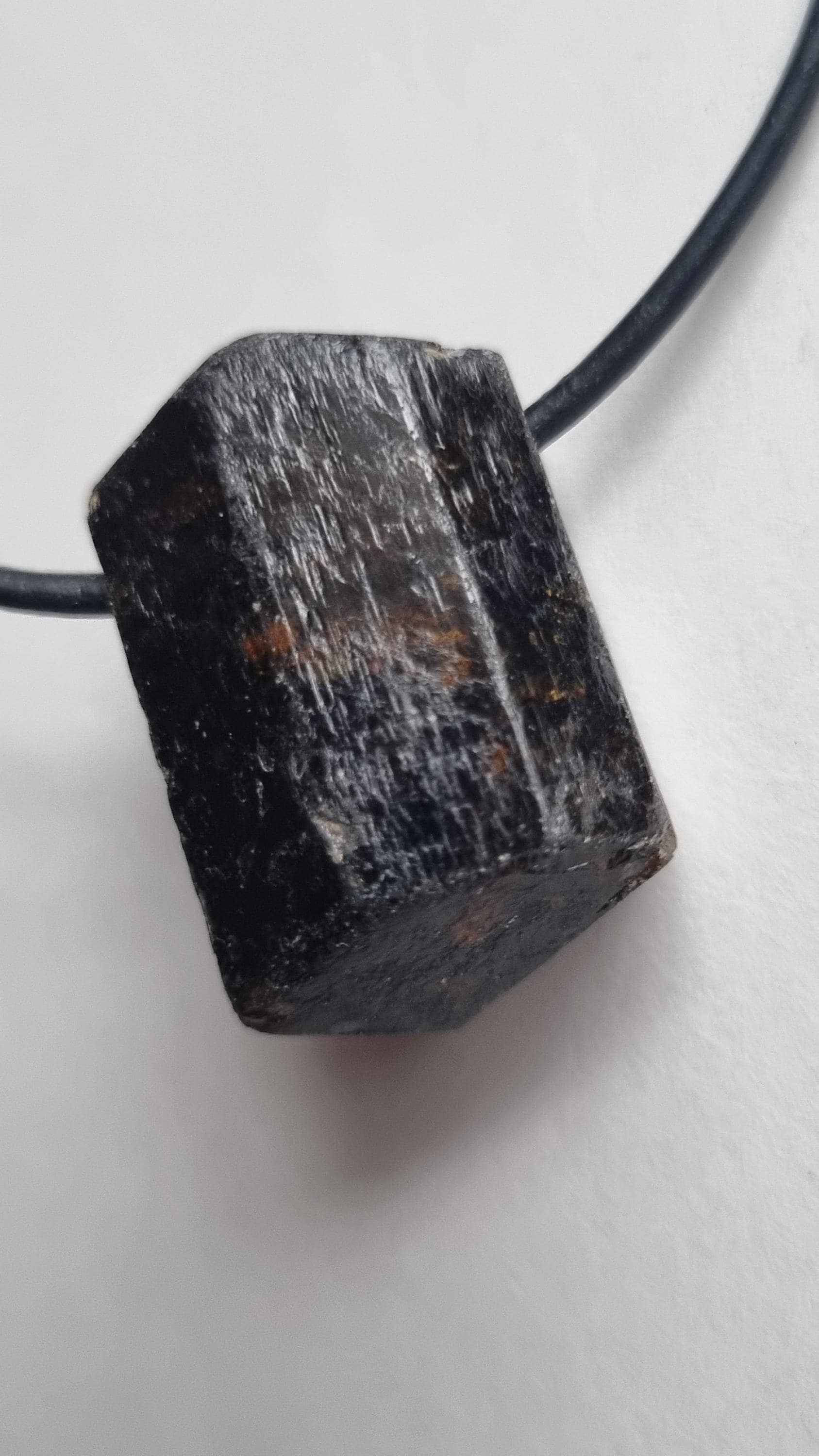 Dravit | Dunkelbrauner Turmalin, Schörl Mit Lederband von ElkesEdelsteinstube