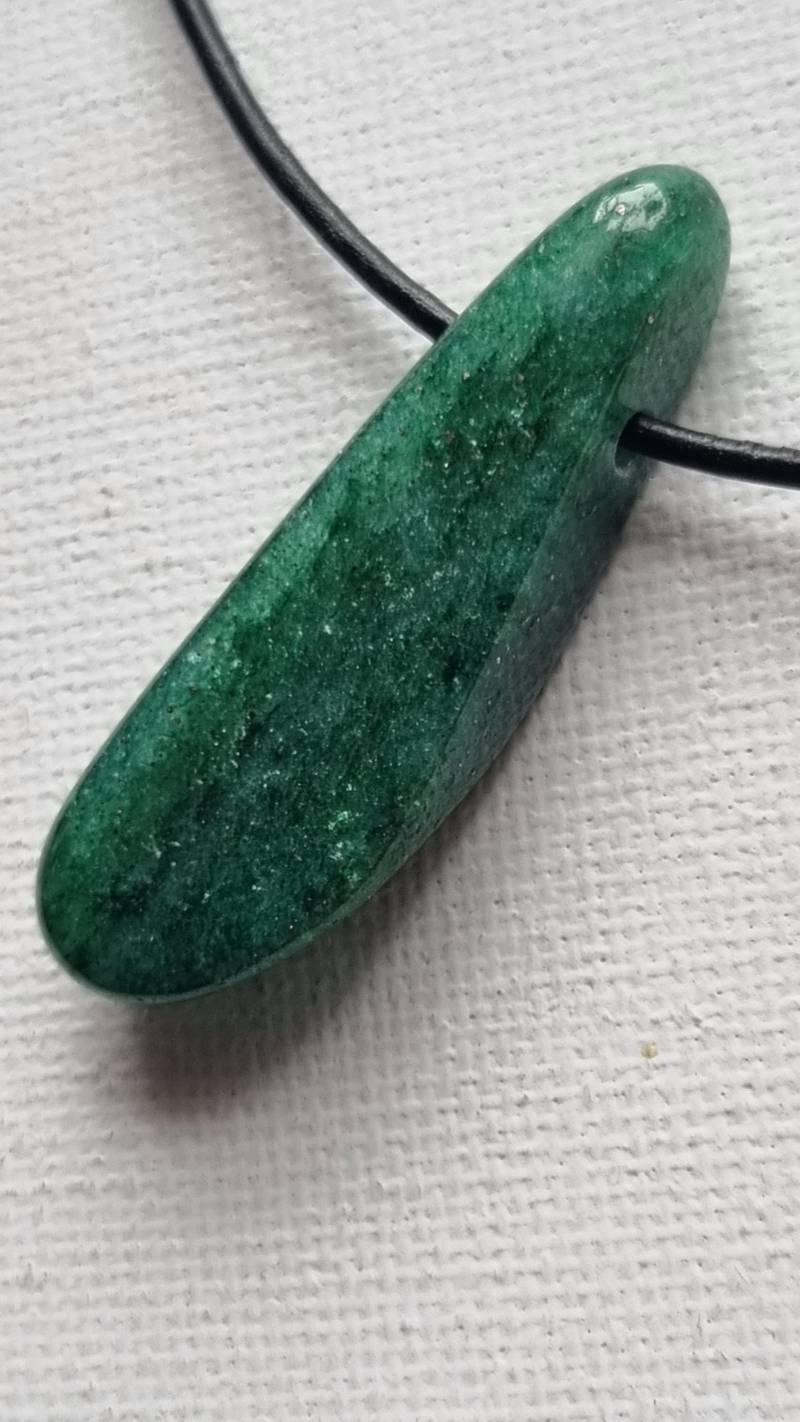 Dunkler Aventurin-Glimmer Mit Lederband von ElkesEdelsteinstube