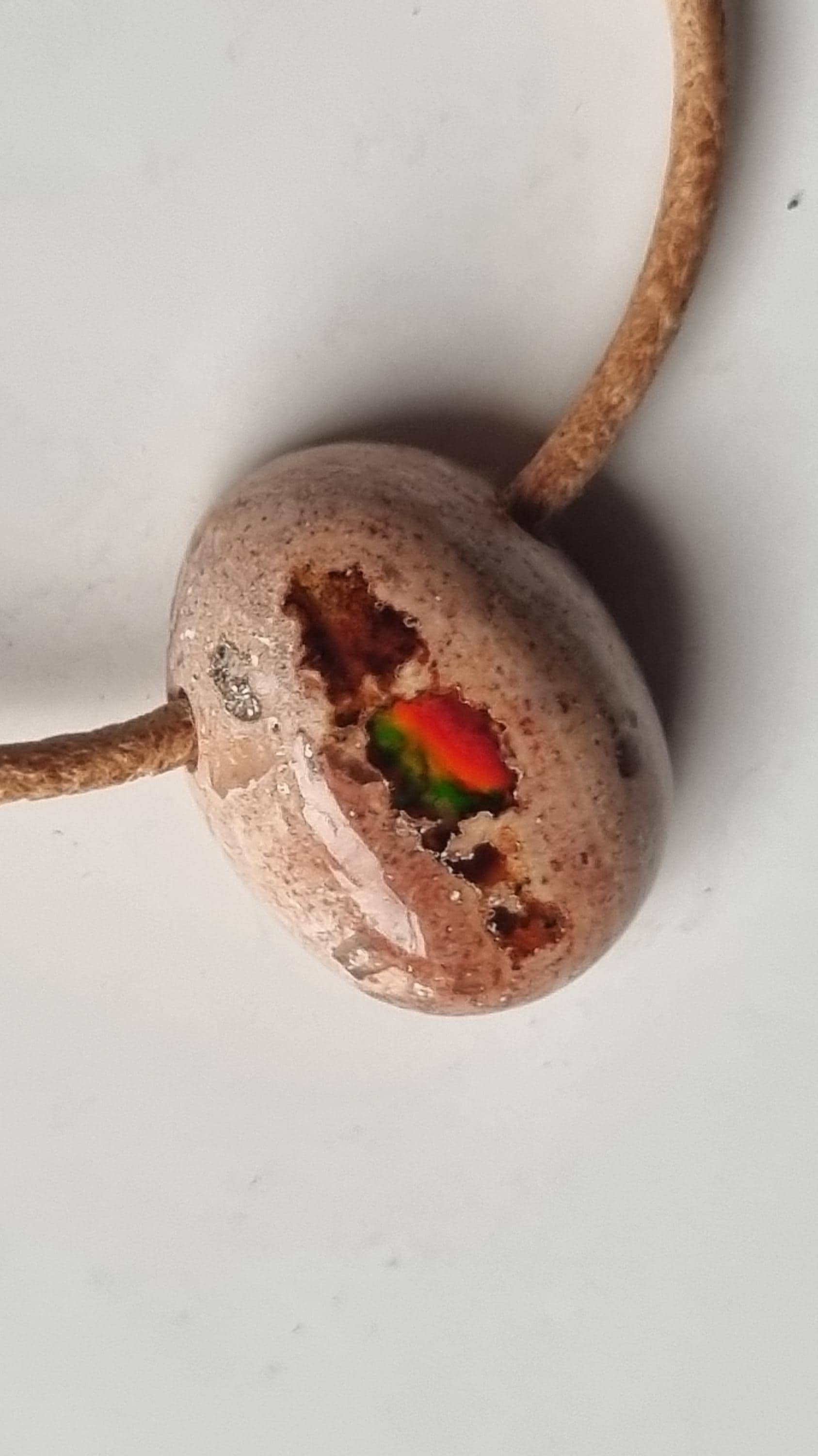 Ein Kleiner Traum Aus Feueropal | Mexiko Mit Lederband von ElkesEdelsteinstube