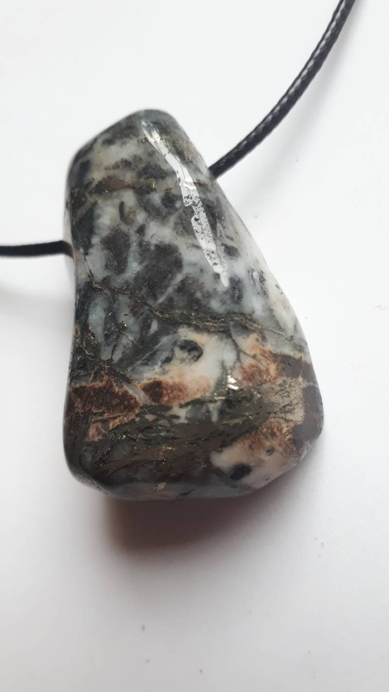 Federpyrit Mit Wachskordel von ElkesEdelsteinstube