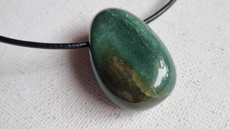 Fuchsit Mit Lederband von ElkesEdelsteinstube