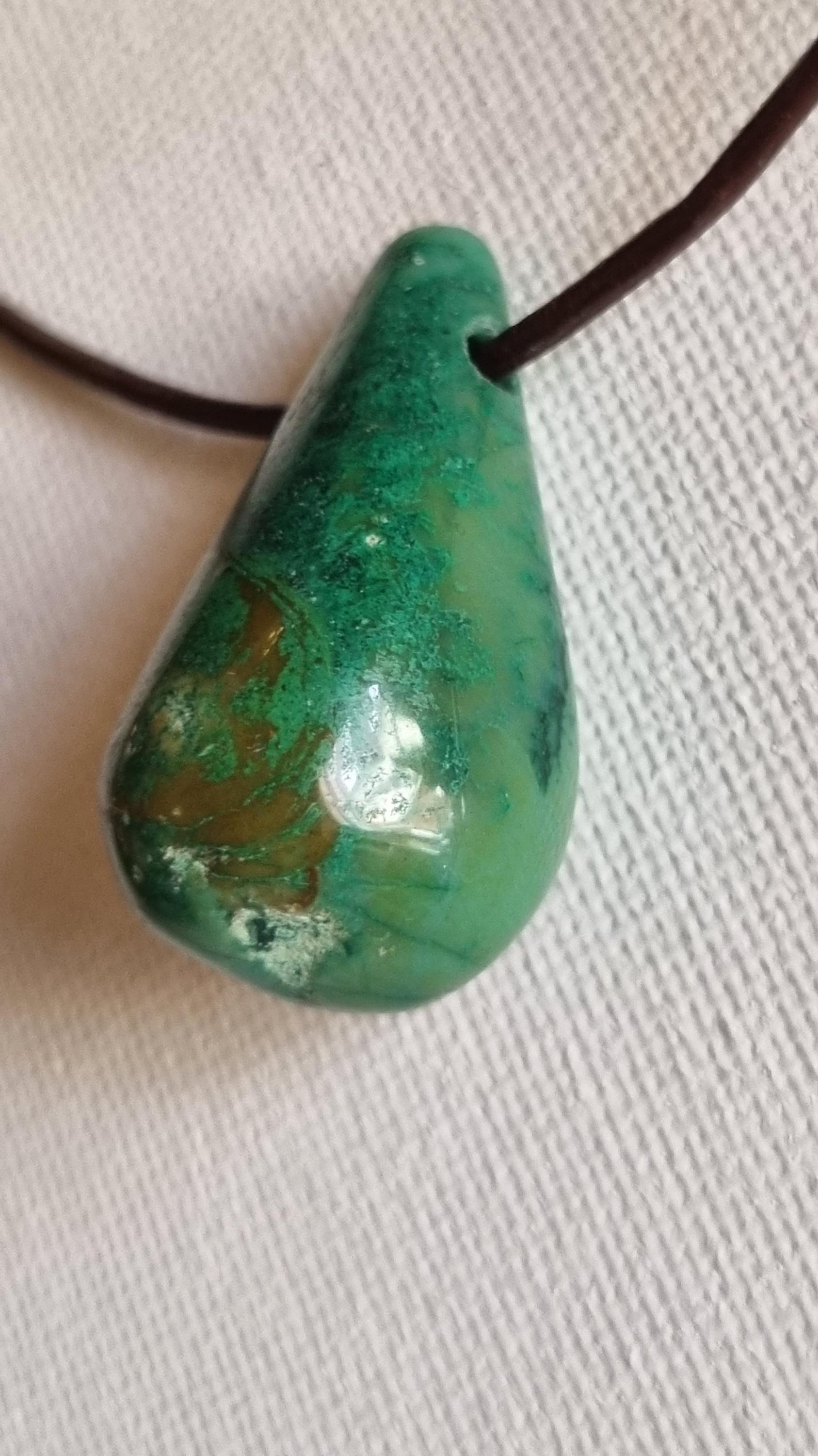 Gem-Silica Anhänger Mit Lederband von ElkesEdelsteinstube