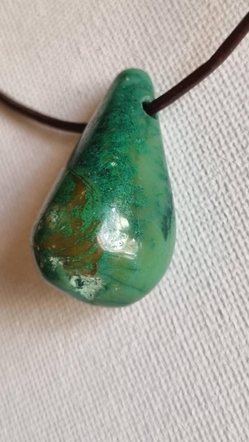 Gem-Silica Anhänger Mit Lederband von ElkesEdelsteinstube