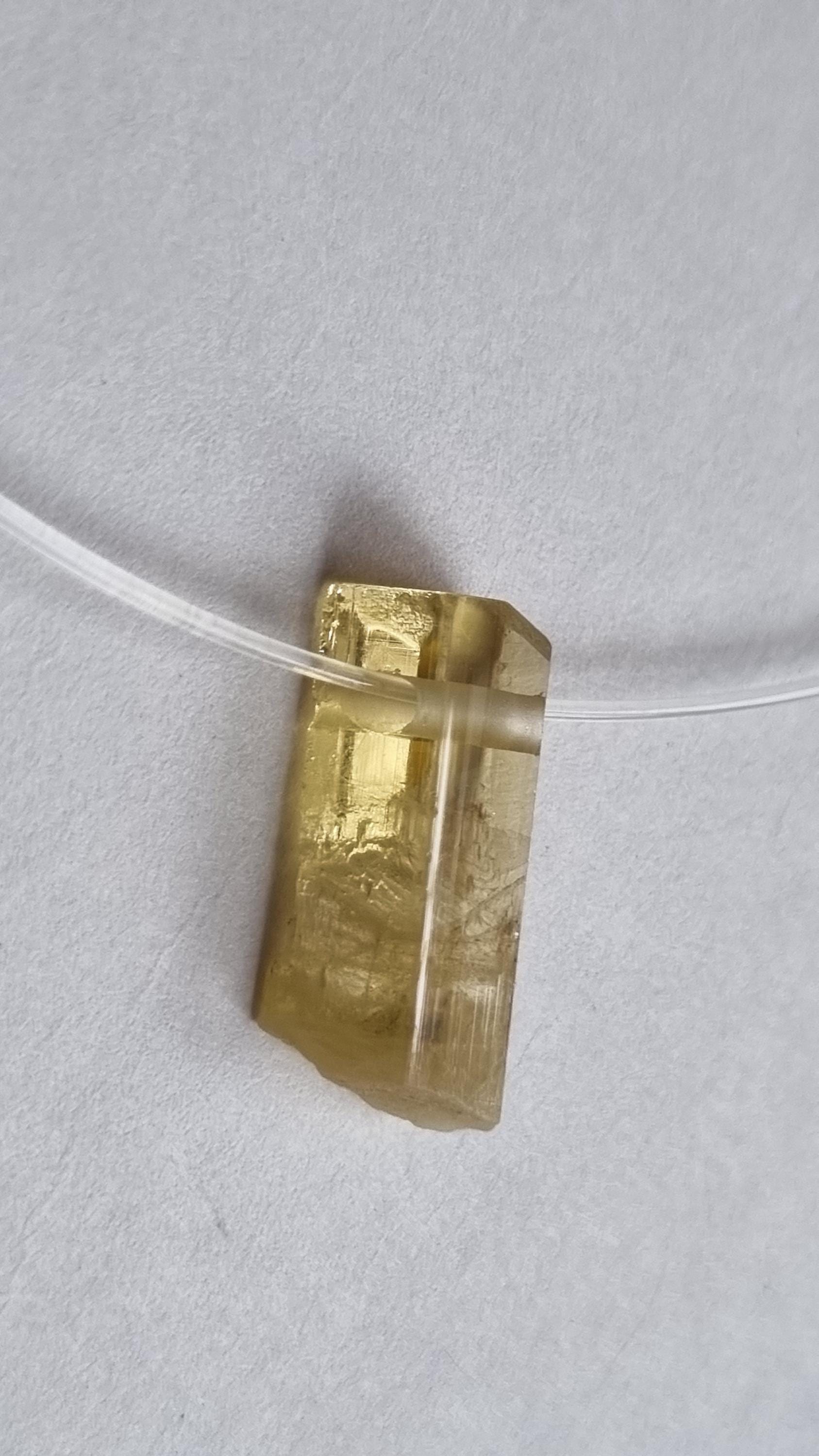 Heliodor-Kristall Anhänger Mit Gratis-Halsreif von ElkesEdelsteinstube