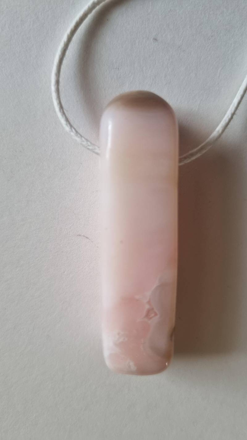 Heller Pink-Opal | Peru Mit Wachskordel Heller Pink-Opal | Peru Mit Wachskordel von ElkesEdelsteinstube