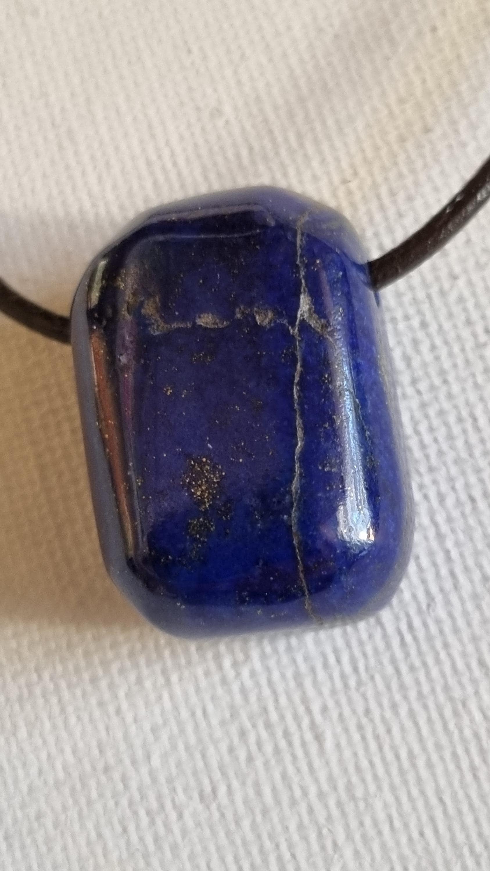 Lapis Lazuli Mit Lederband Lapis Lazuli Mit Lederband von ElkesEdelsteinstube
