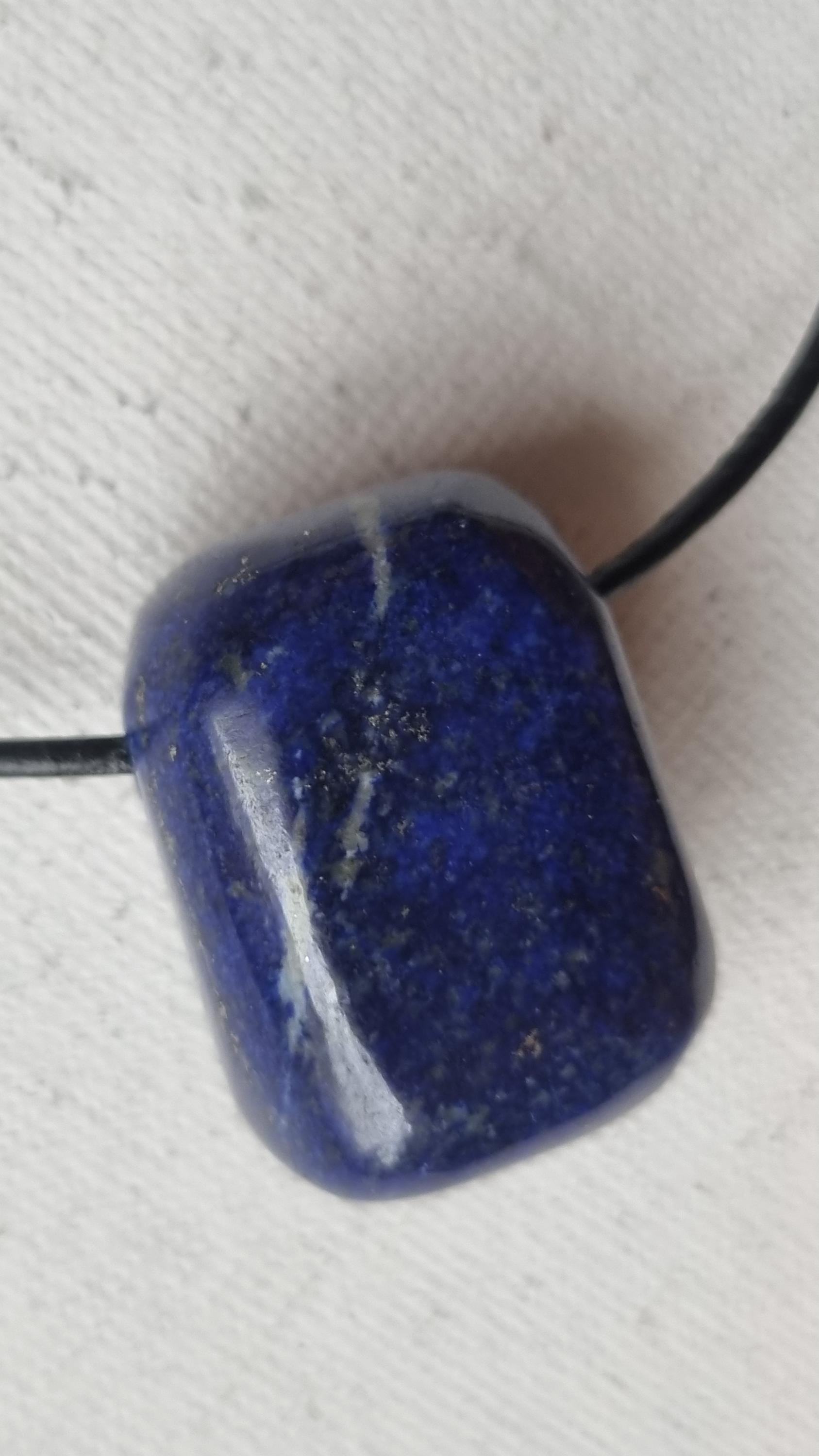 Lapis Lazuli Mit Lederband Lapis Lazuli Mit Lederband von ElkesEdelsteinstube