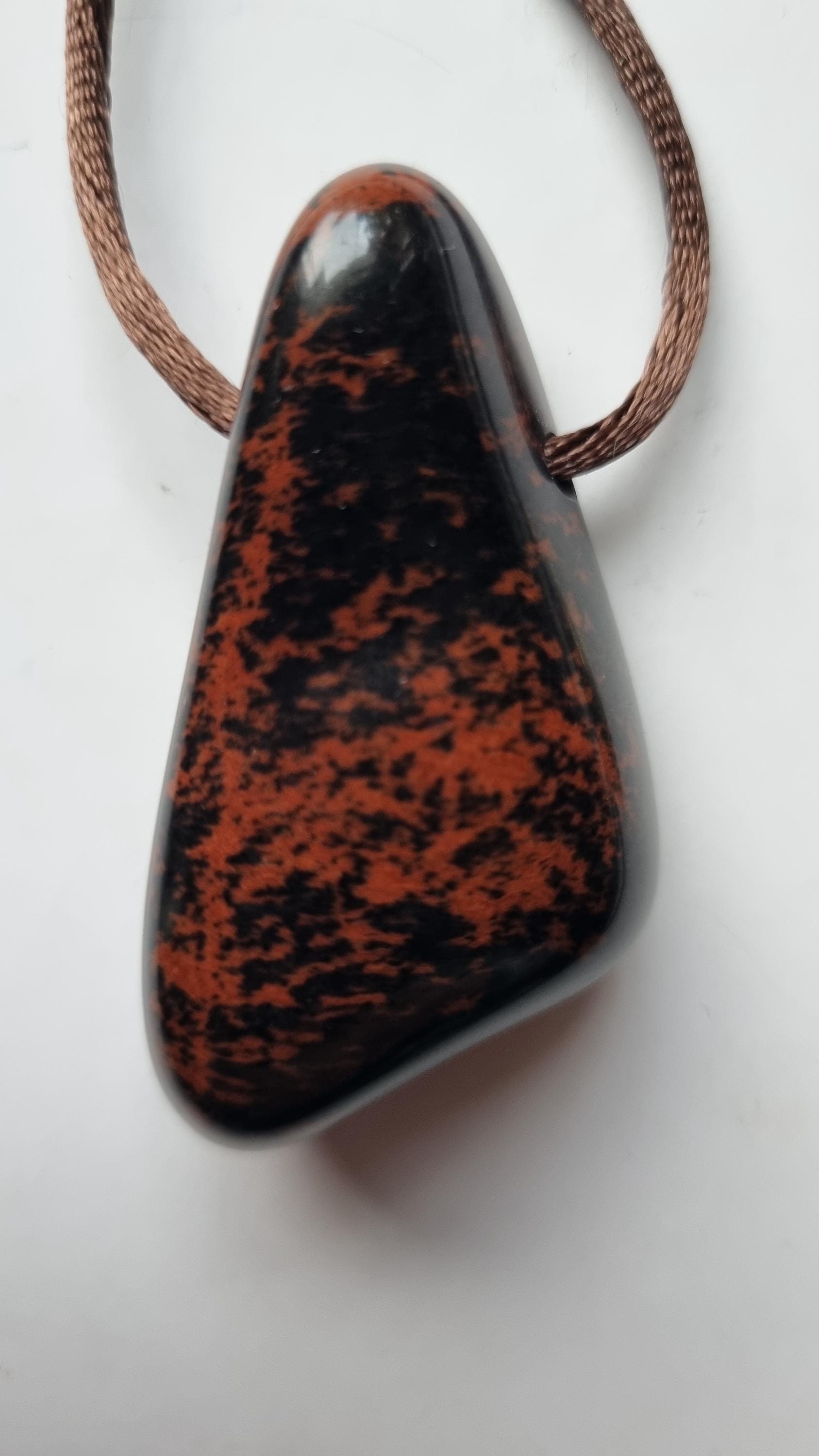 Mahagoni-Obsidian Mit Seidenkordel von ElkesEdelsteinstube