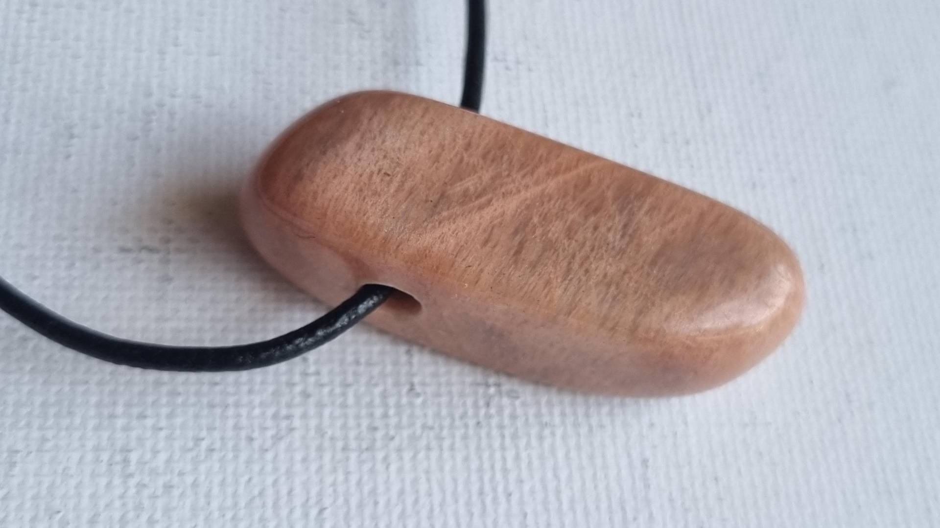 Mondstein Orange | Feldspat Mit Lederband von ElkesEdelsteinstube