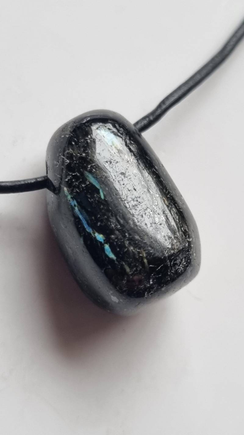 Nuummit | Nuuk, Grönland Mit Lederband, Selten Und Wunderschön von ElkesEdelsteinstube