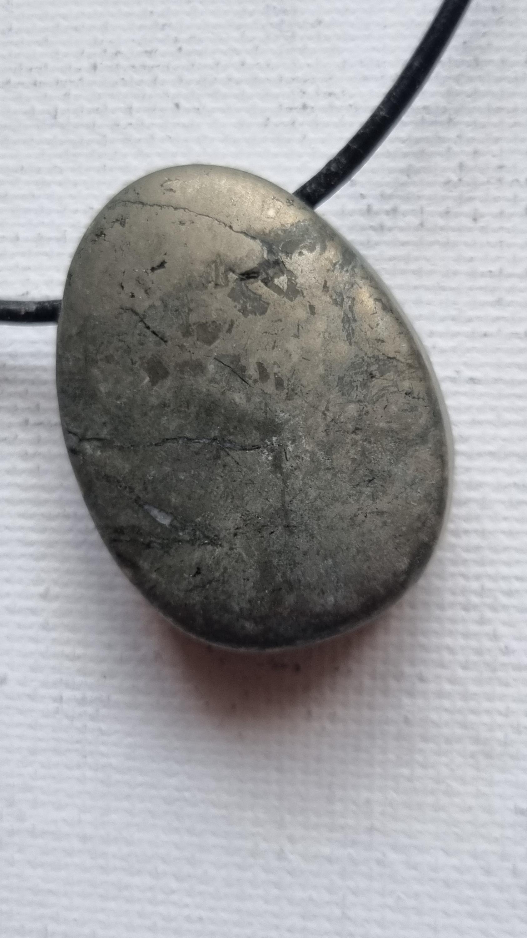 Pyrit Mit Lederband von ElkesEdelsteinstube