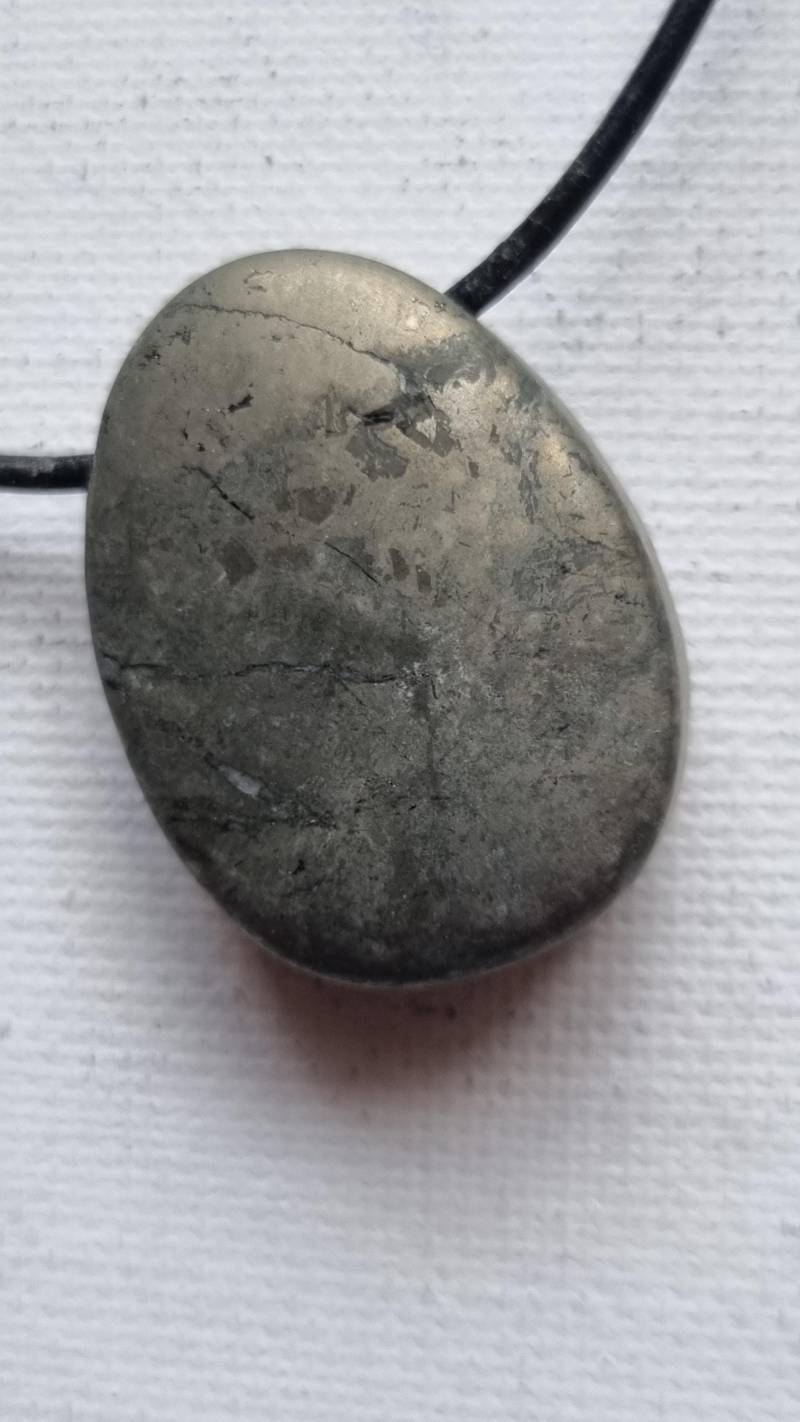 Pyrit Mit Lederband von ElkesEdelsteinstube