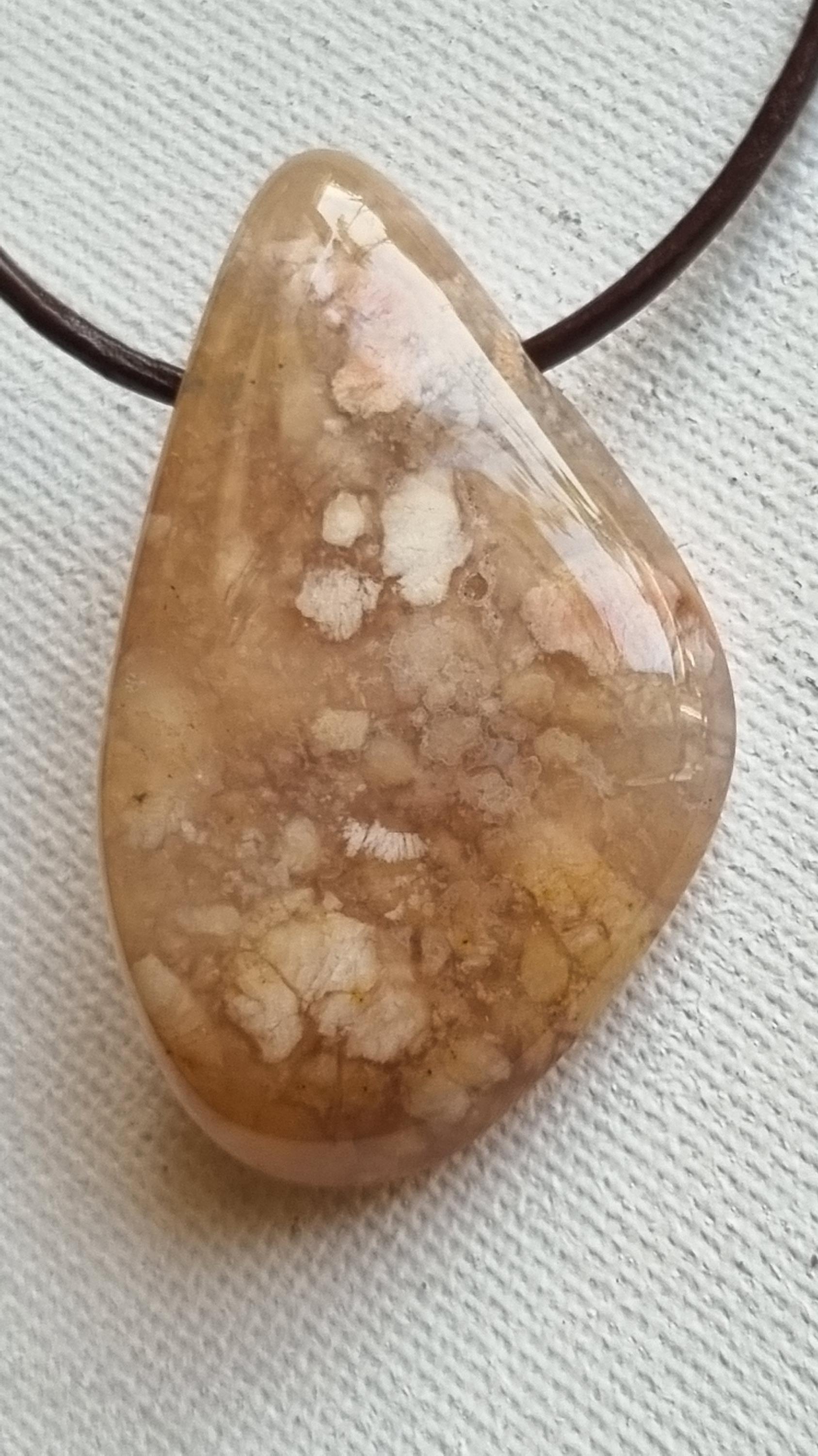 Rosa Moosachat Mit Lederband von ElkesEdelsteinstube