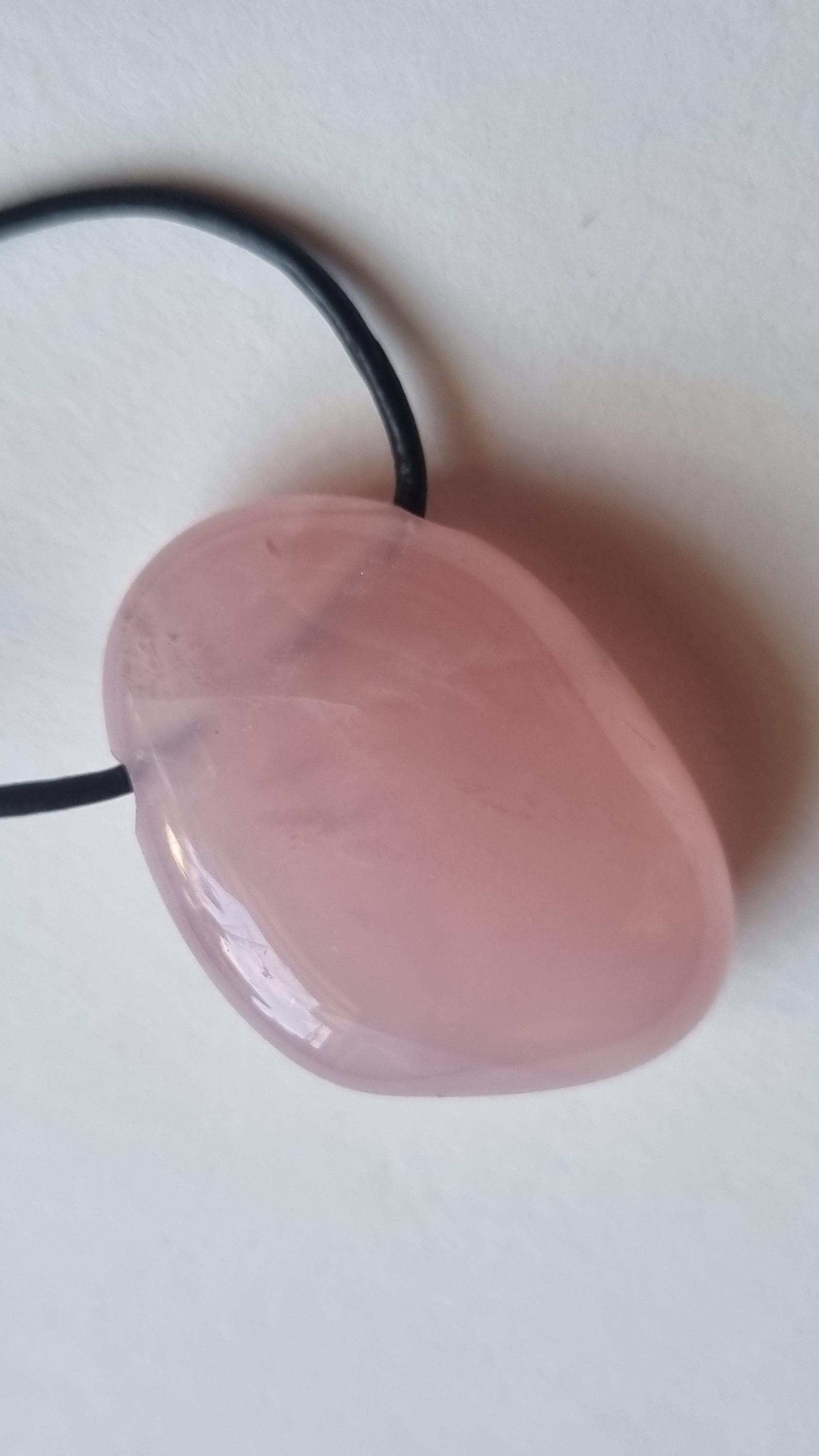 Rosenquarz | Madagaskar Mit Lederband von ElkesEdelsteinstube