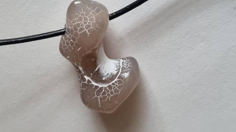 Schlangenhaut-Achat Mit Lederband von ElkesEdelsteinstube