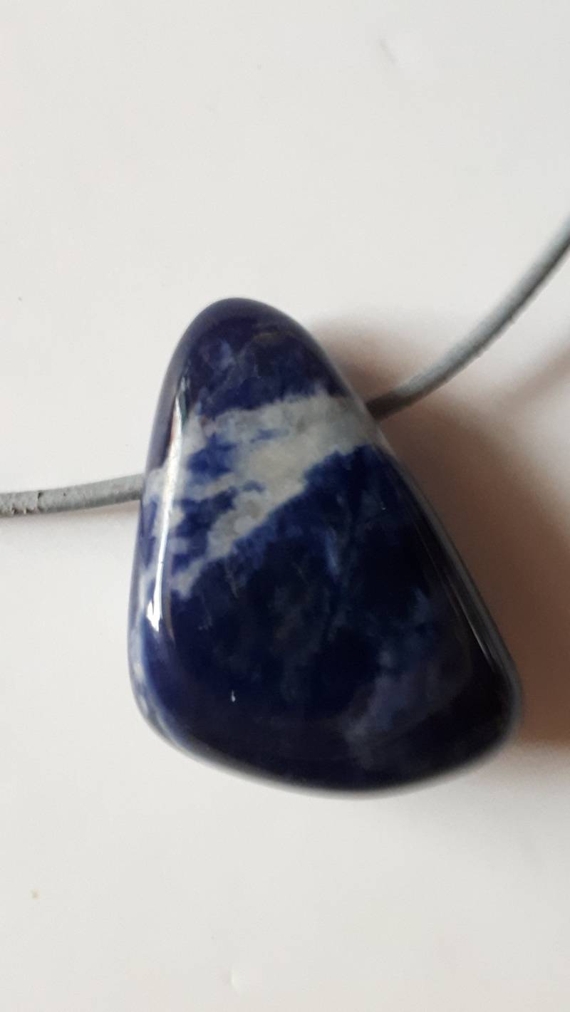 Sodalith Mit Lederband von ElkesEdelsteinstube