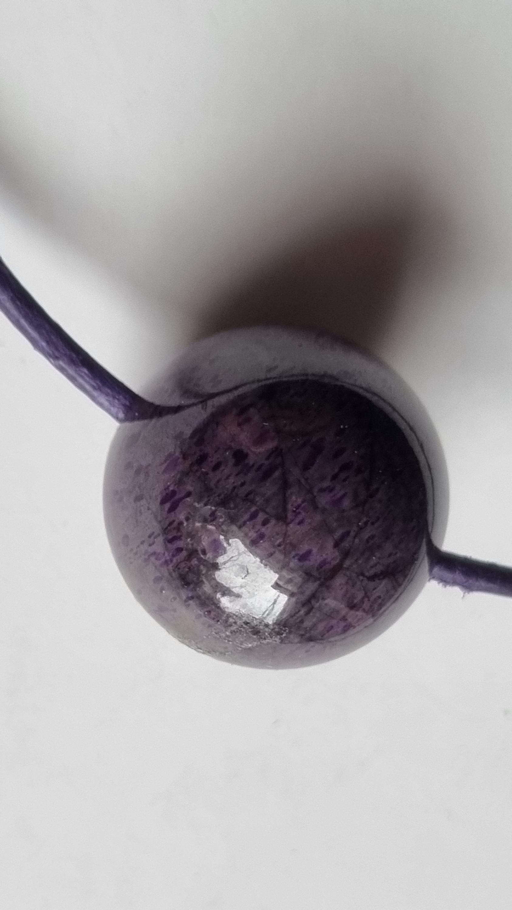 Sugilith-Kugel Mit Lederband von ElkesEdelsteinstube